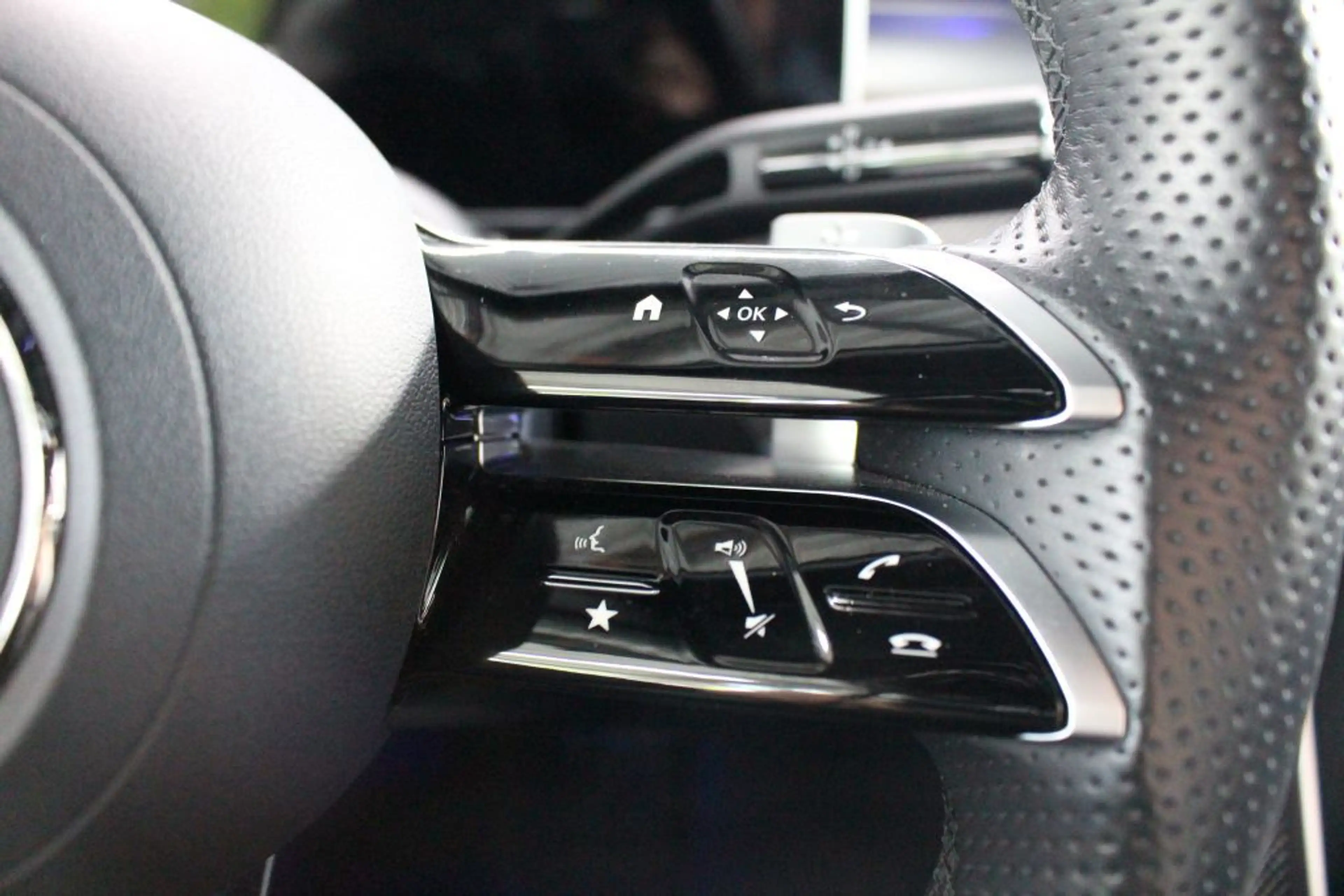Mercedes-Benz CLE 200 AMG Adv + Cabriolet LED AIRSCARF AIRCAP — photo 10