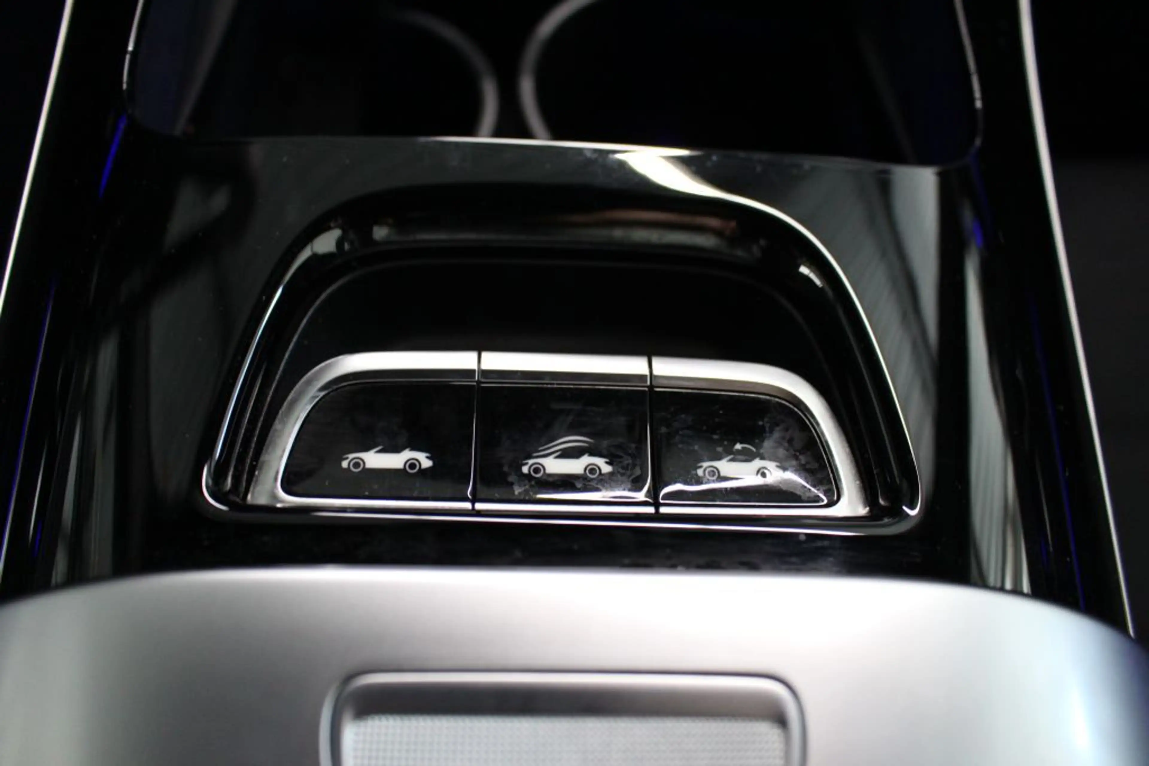 Mercedes-Benz CLE 200 AMG Adv + Cabriolet LED AIRSCARF AIRCAP — photo 12
