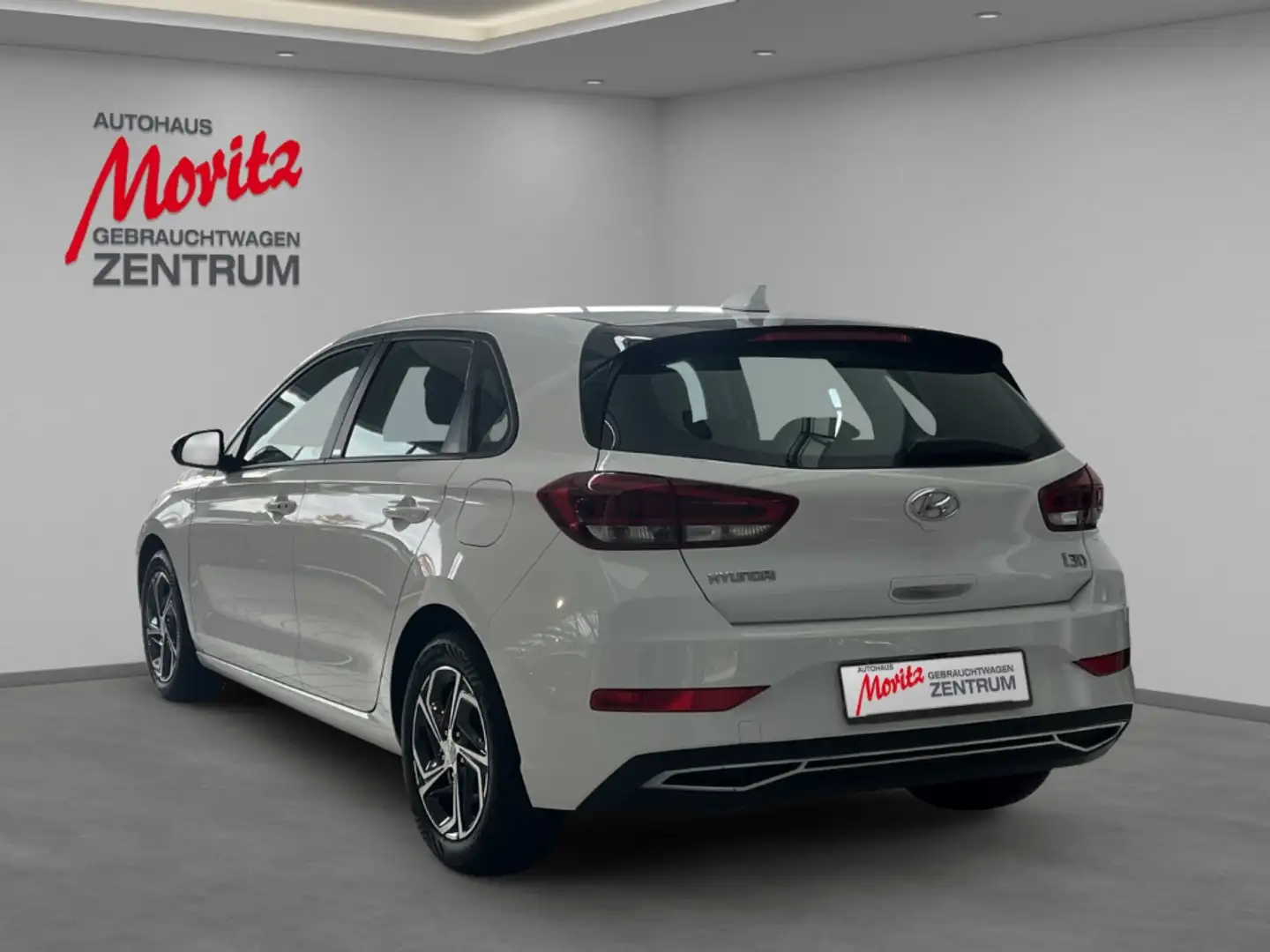 Hyundai i30 1.6 CRDi Trend DCT Aut. *ALLWETTER*NAVI* Weiß - 2