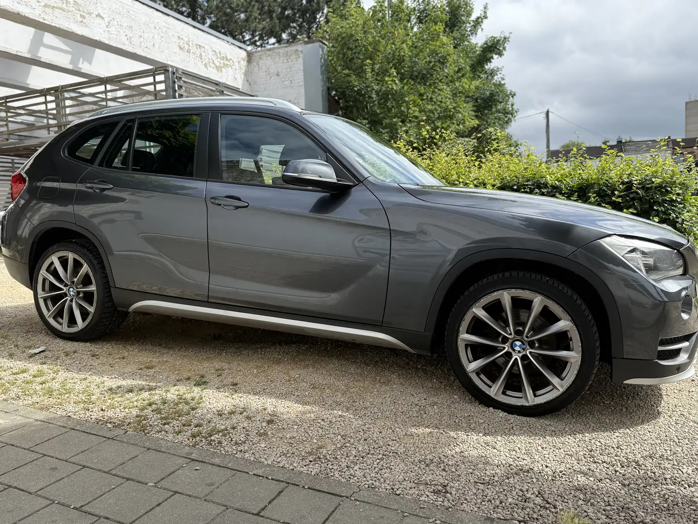 BMW X1 2.0 d sDrive16+++ 7400 euros NETTO+++ Grau - 2