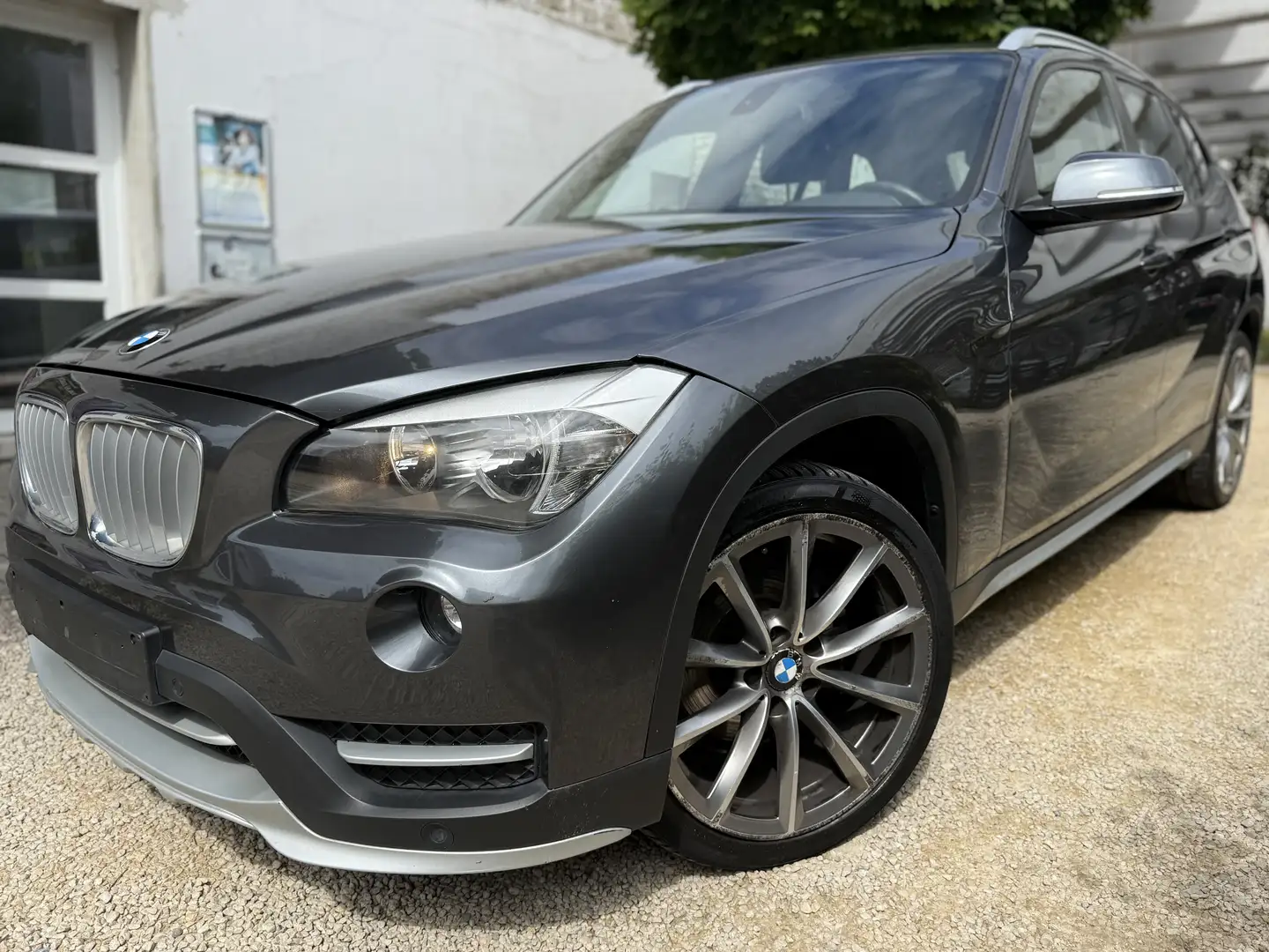 BMW X1 2.0 d sDrive16+++ 7400 euros NETTO+++ Grau - 1