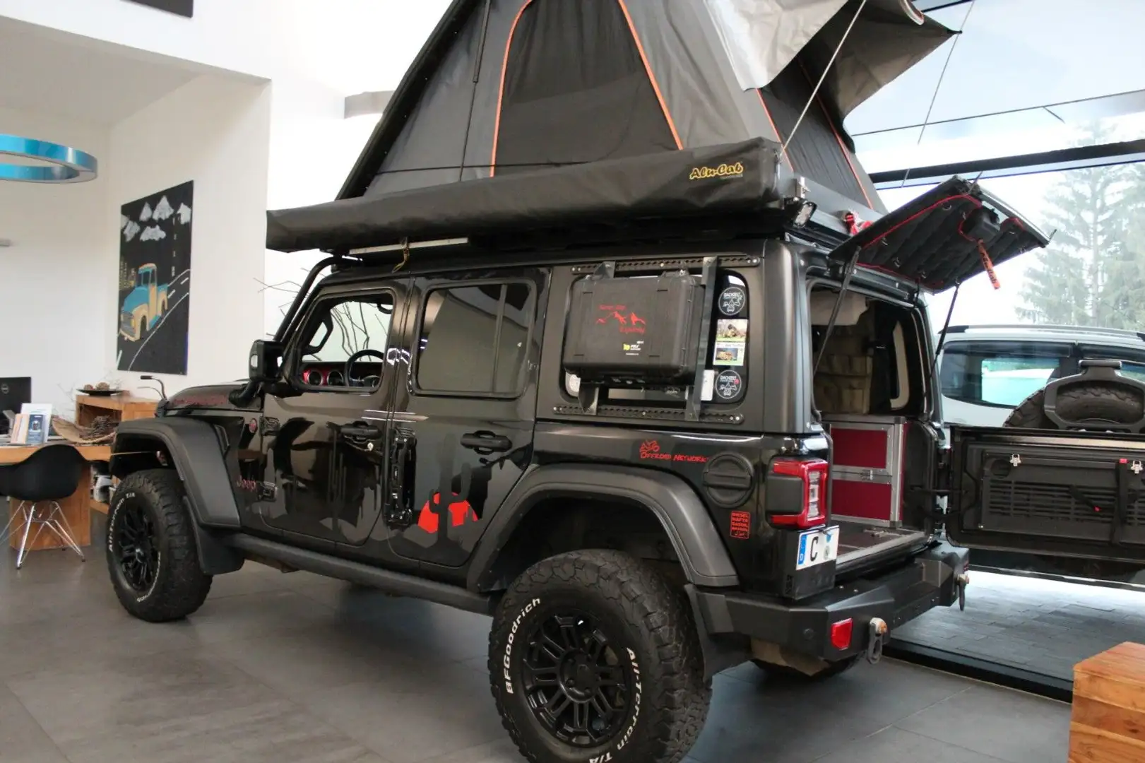 Jeep Wrangler Unlimited Rubicon Expedition-Reisemobil Schwarz - 2