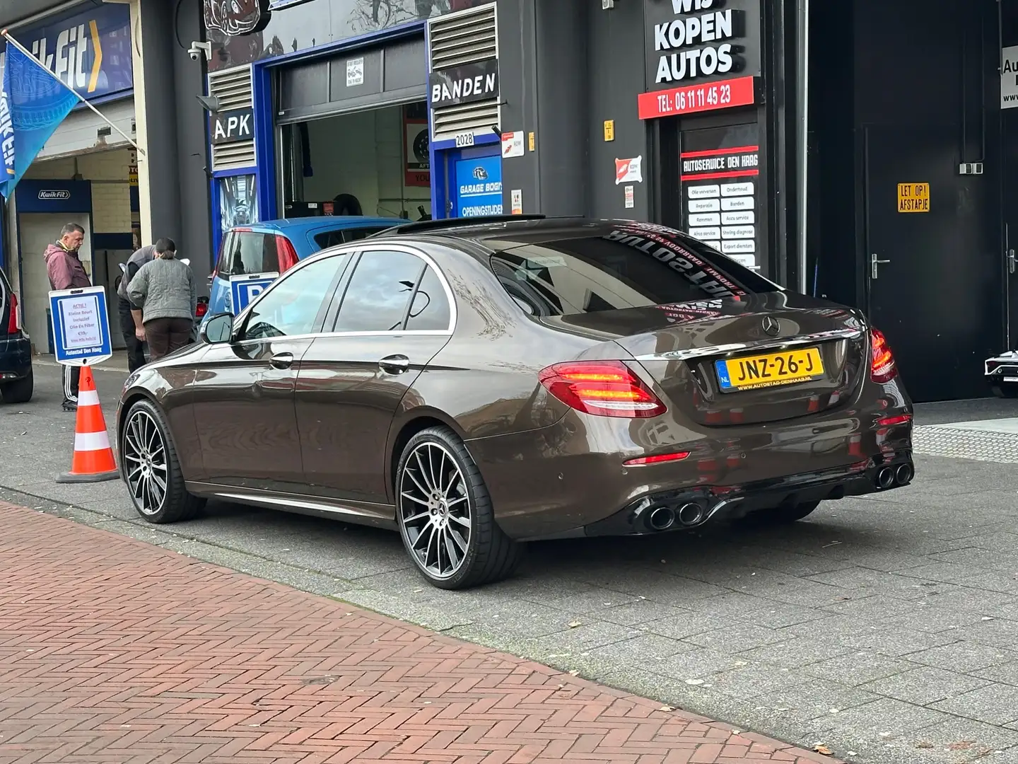 Mercedes-Benz E 300 AMG Widescreen Distronic Schuifdak Коричневый - 2
