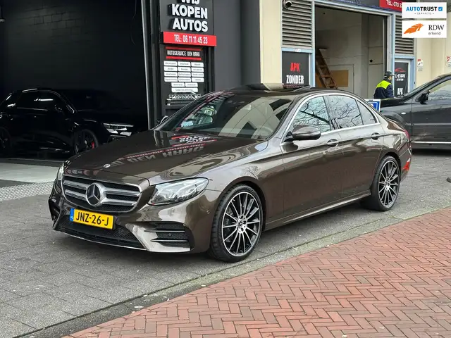 Mercedes-Benz E 300