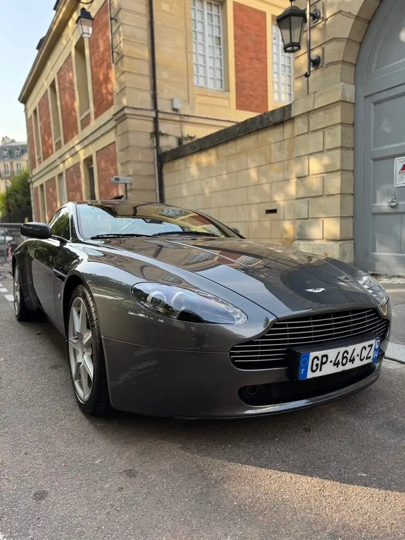 Aston Martin Vantage Vantage V8 Серый - 1