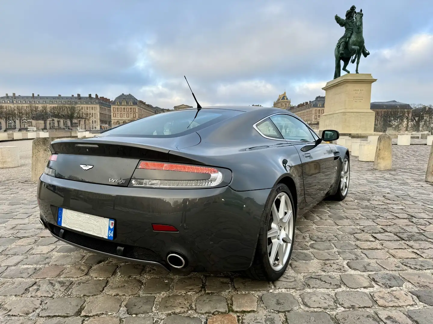 Aston Martin Vantage Vantage V8 Gri - 1