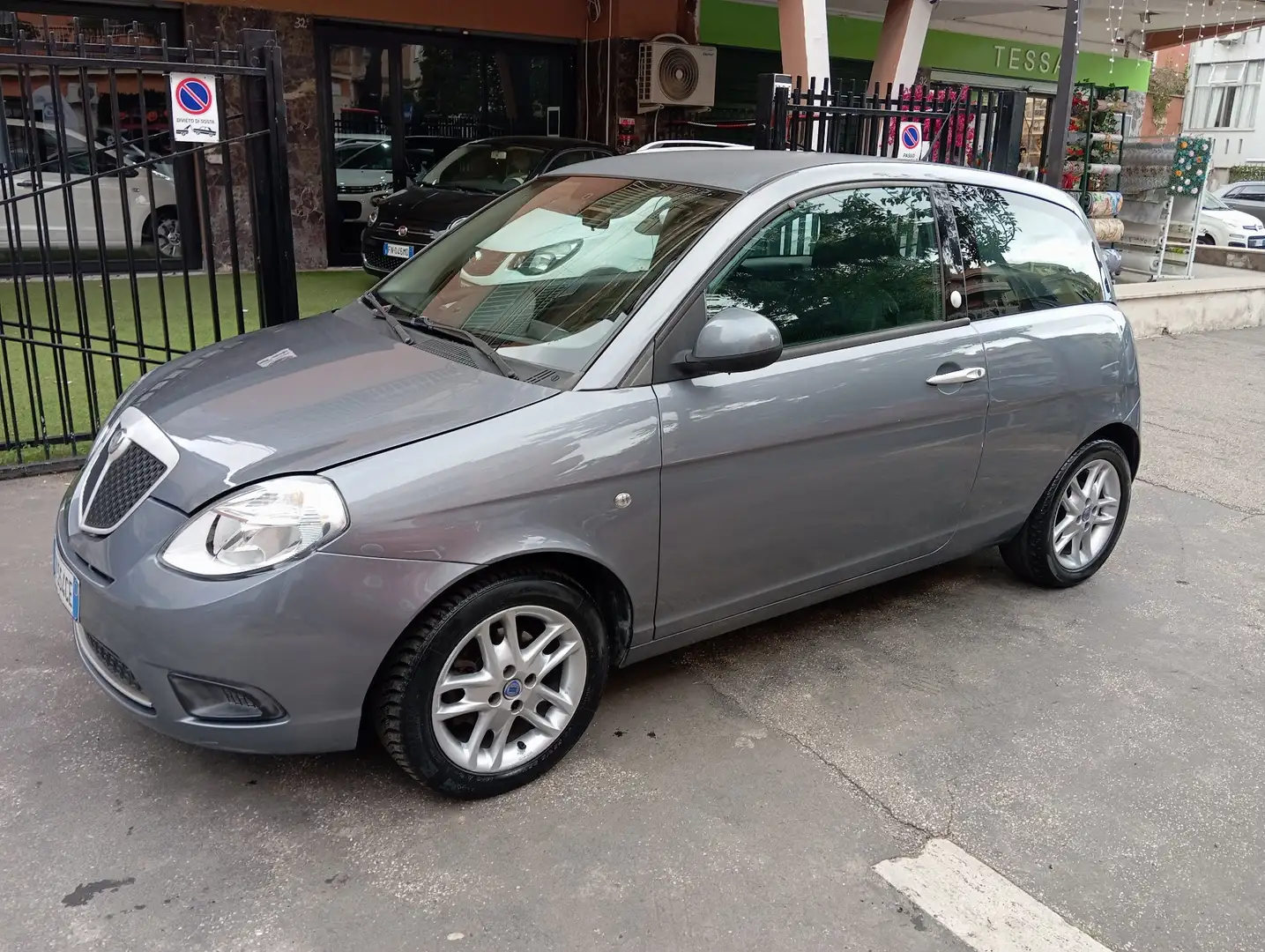 Lancia Ypsilon Ypsilon 1.4 Argento ecochic Gpl Grigio - 2