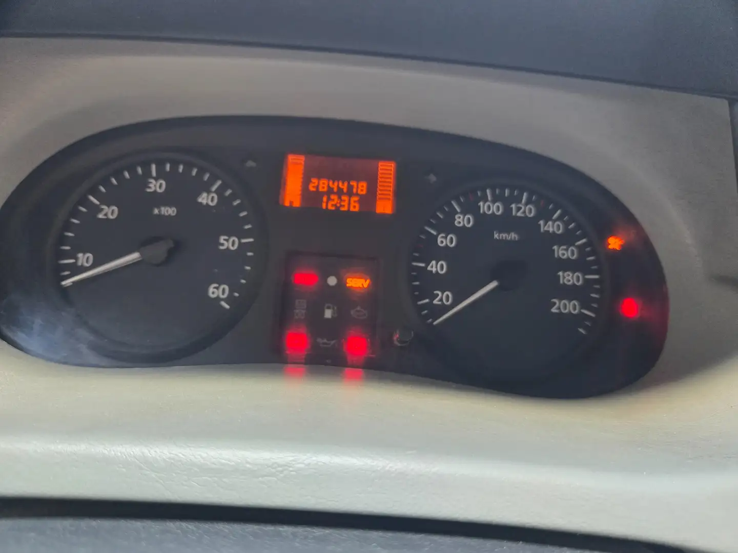 Nissan Primastar 1.9 dCi 29 C2H1 Beige - 1