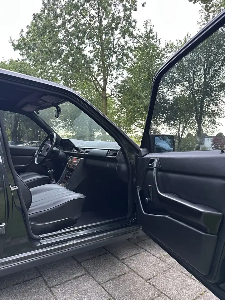 Daimler Mercedes-Benz W124 300D - 6 Cilinder - Belastingvr, foto 9
