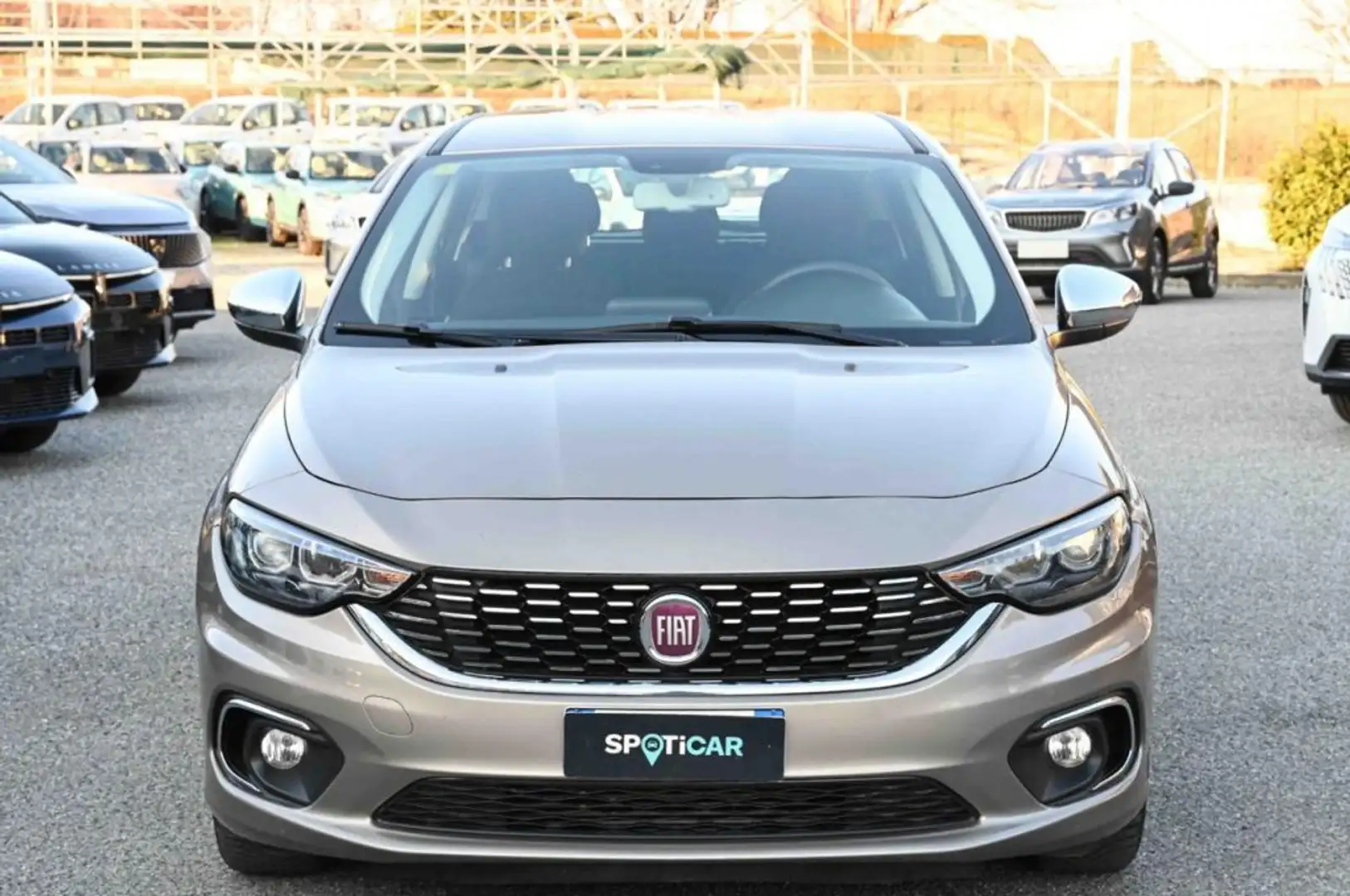 Fiat Tipo 1.6 Mjt S&S DCT SW Lounge Beige - 2