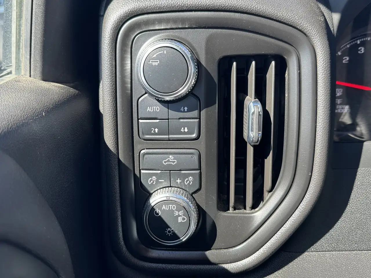 GMC Sierra 1500 photo GMC Sierra 1500