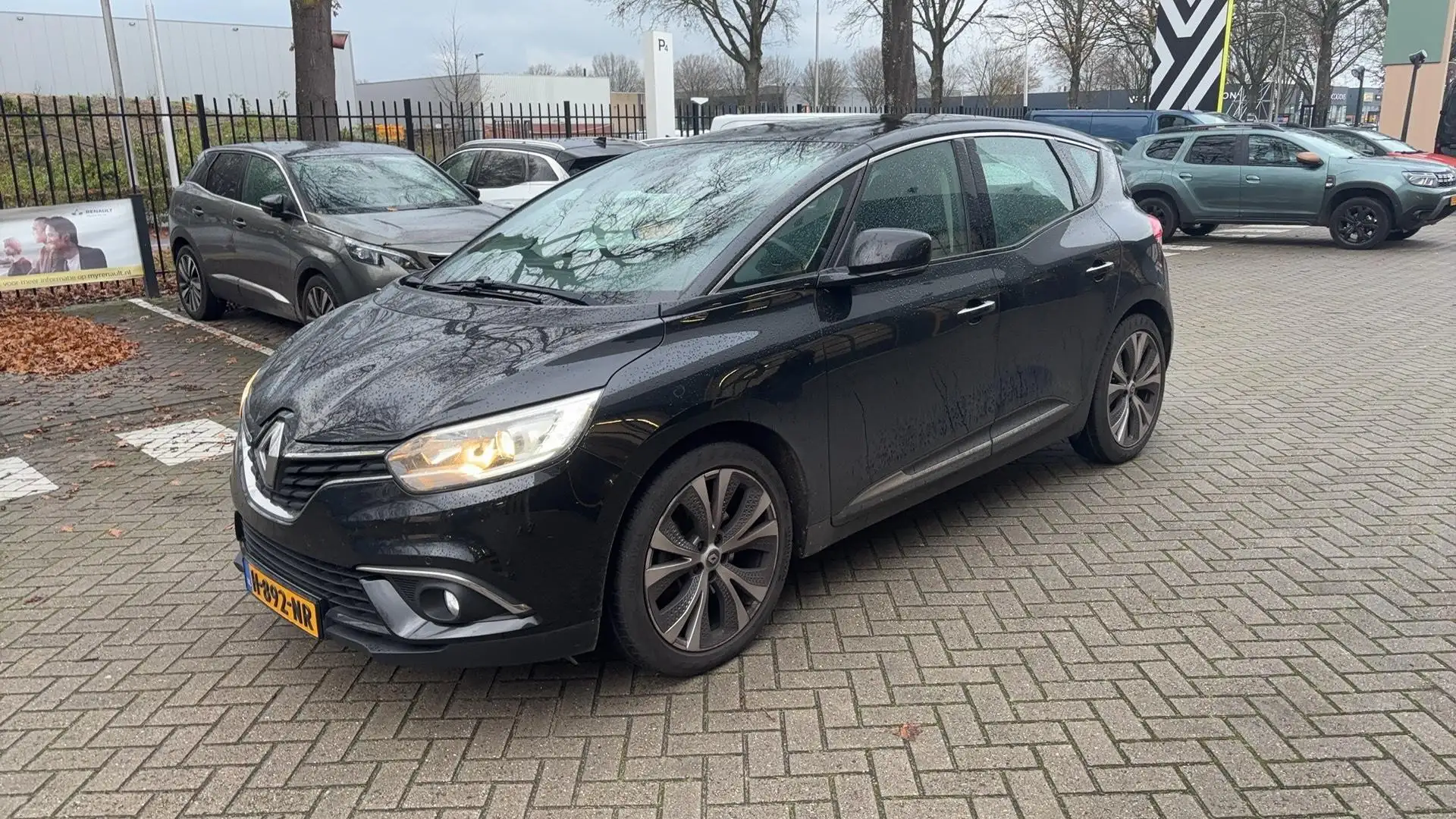 Renault Scenic 1.2 TCe Bose Noir - 1