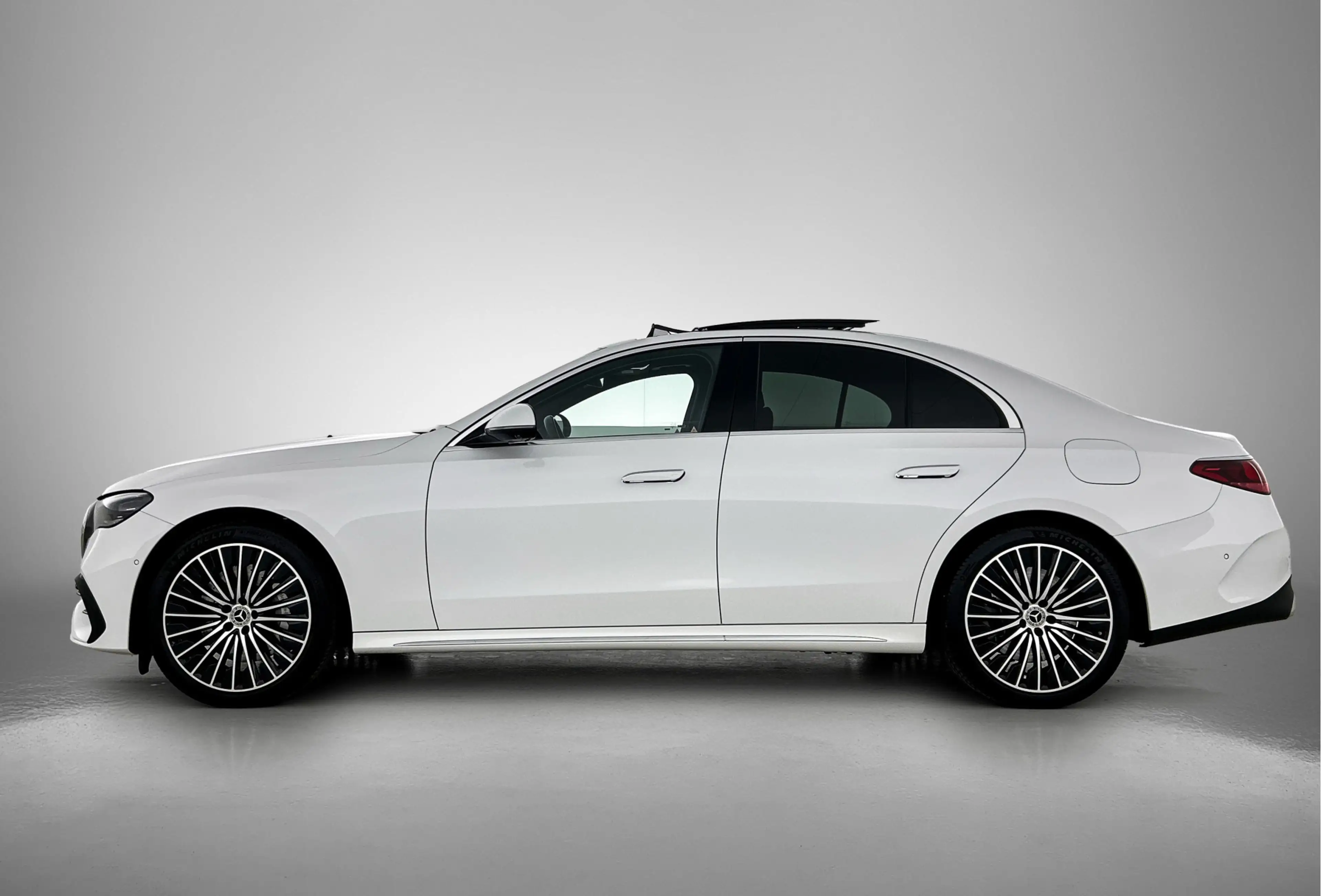 Mercedes-Benz E 300 e AMG Line Inclusief 24 maanden MB Certified garan — photo 3