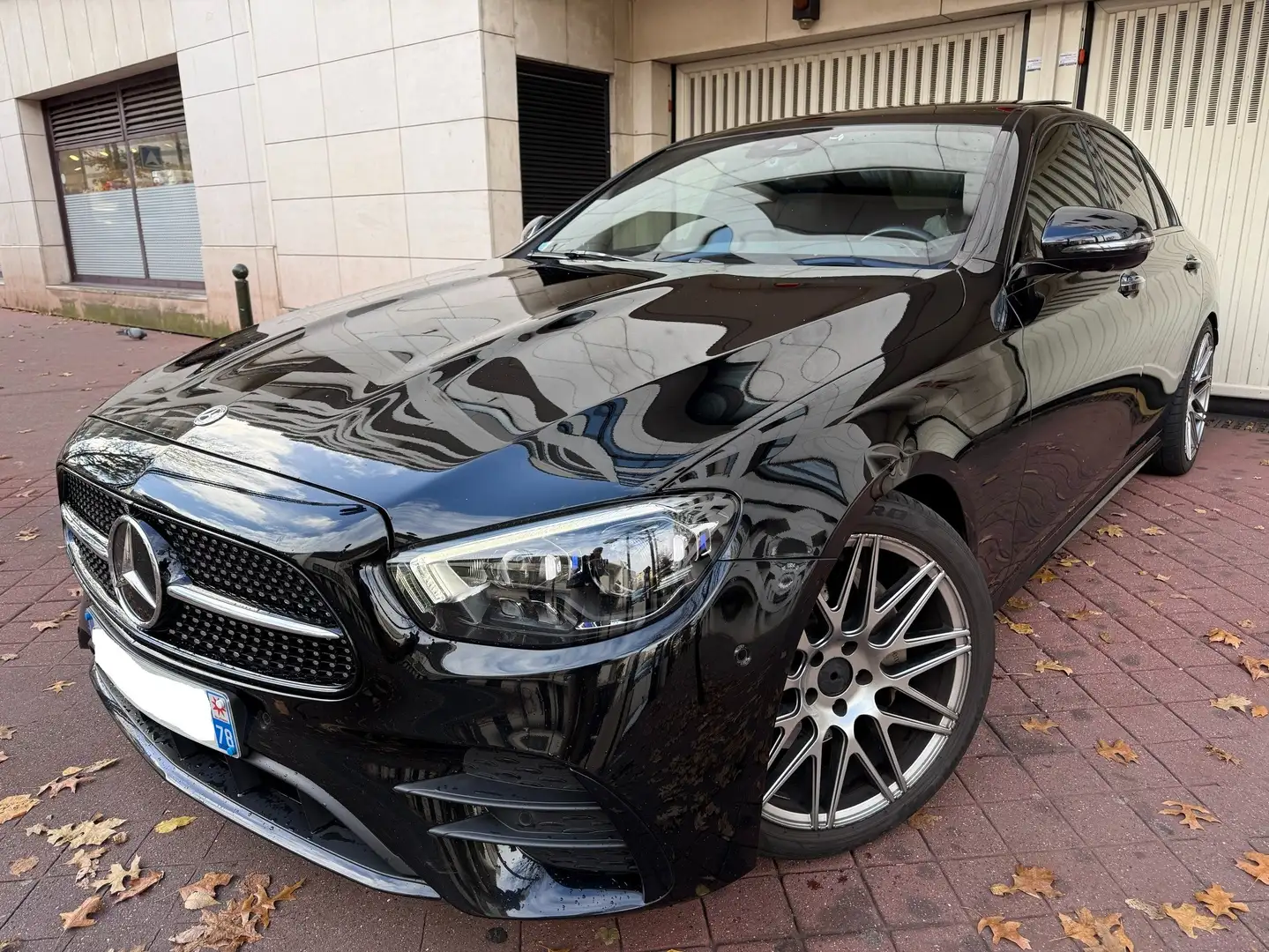 Mercedes-Benz E 220 25800ht E 220 D 194CH AMG LINE 9G-TRONIC Negro - 1