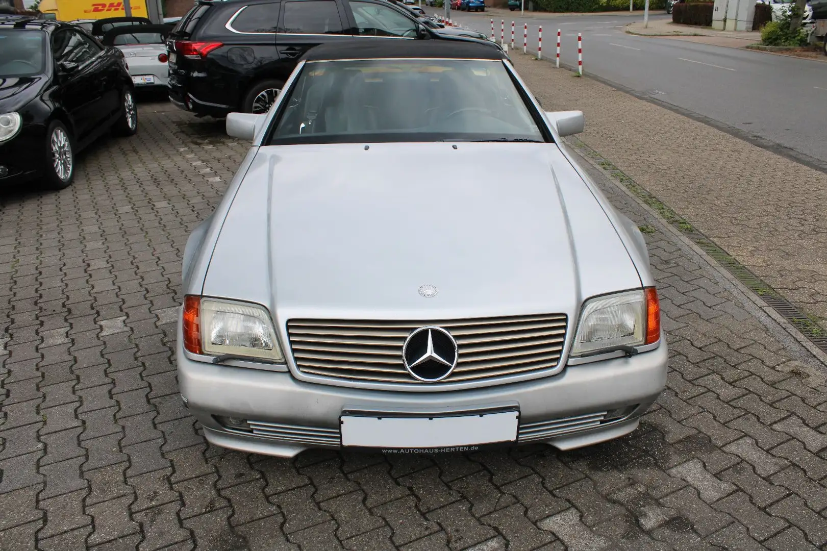 Mercedes-Benz SL 300 *LEDER*AUTOMATIK*GUTER ZUSTAND! Silber - 2