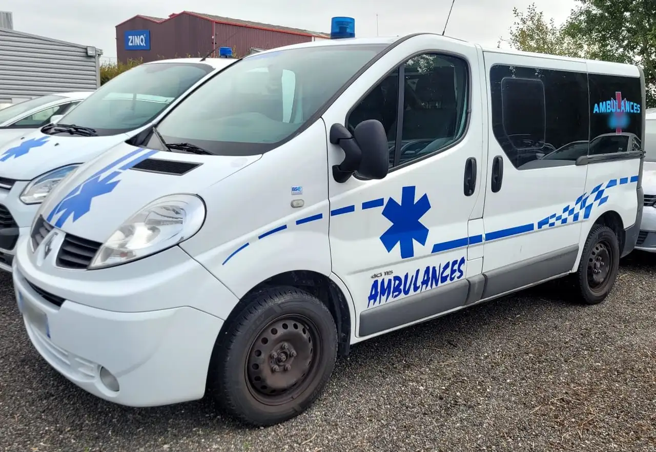 Renault Trafic ambulance 2.0 dCi 115cv