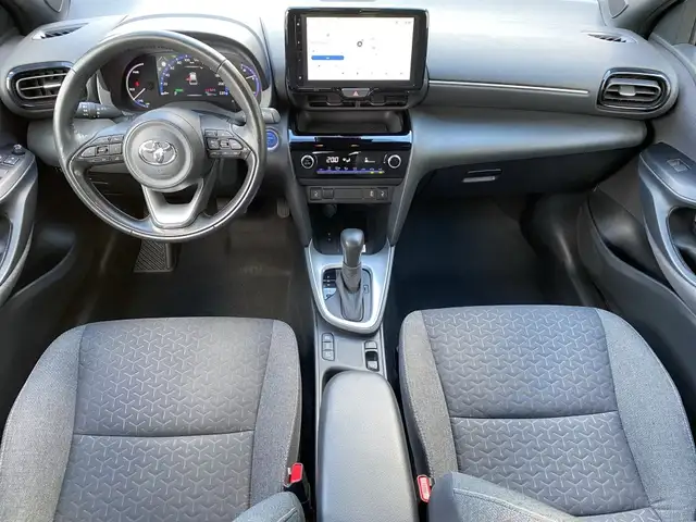 Toyota Yaris Cross view 13