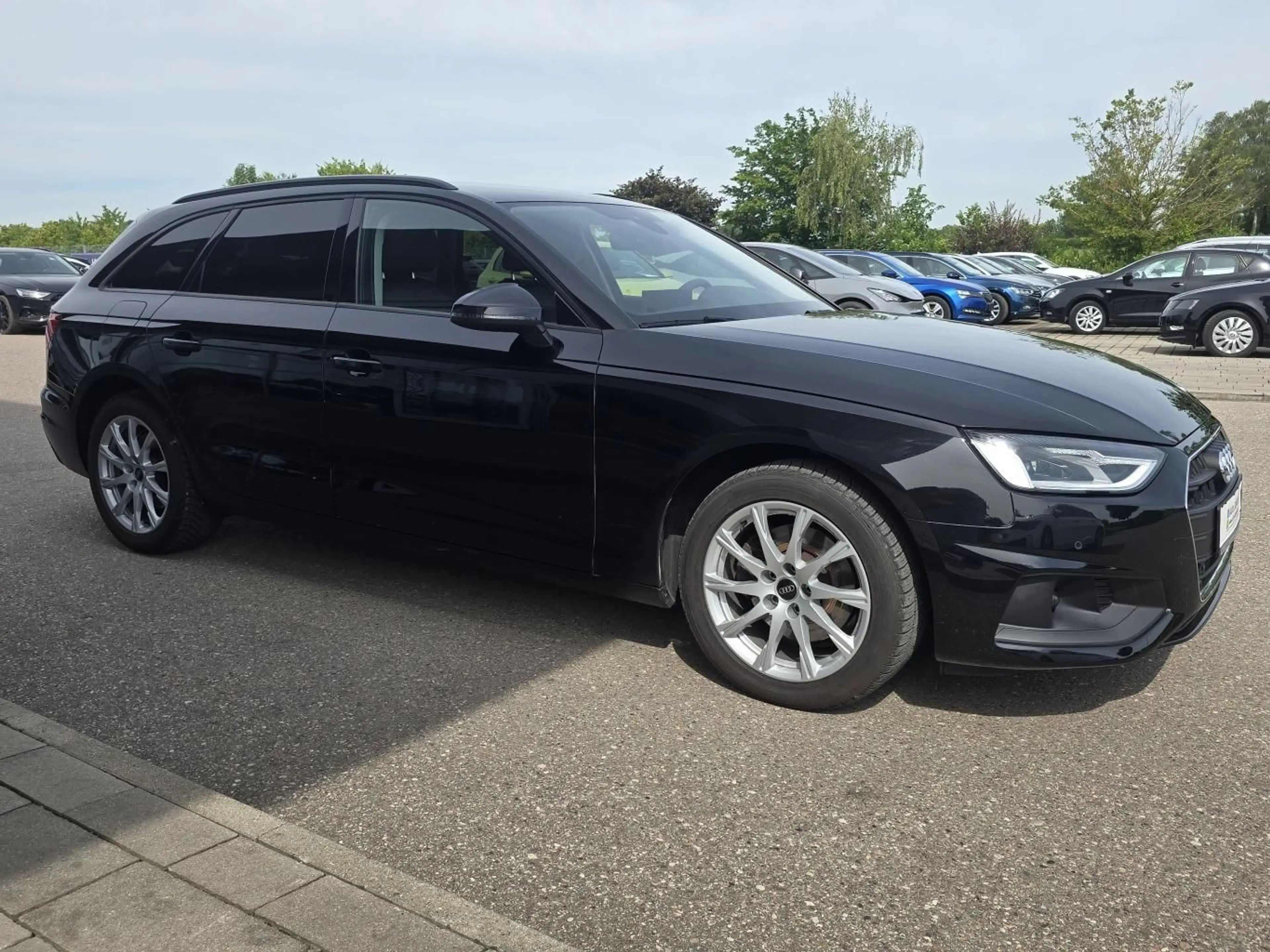 Audi A4 Avant 35 2.0 TFSI S-tronic AHK+17"+NAVI+LED+D — photo 6
