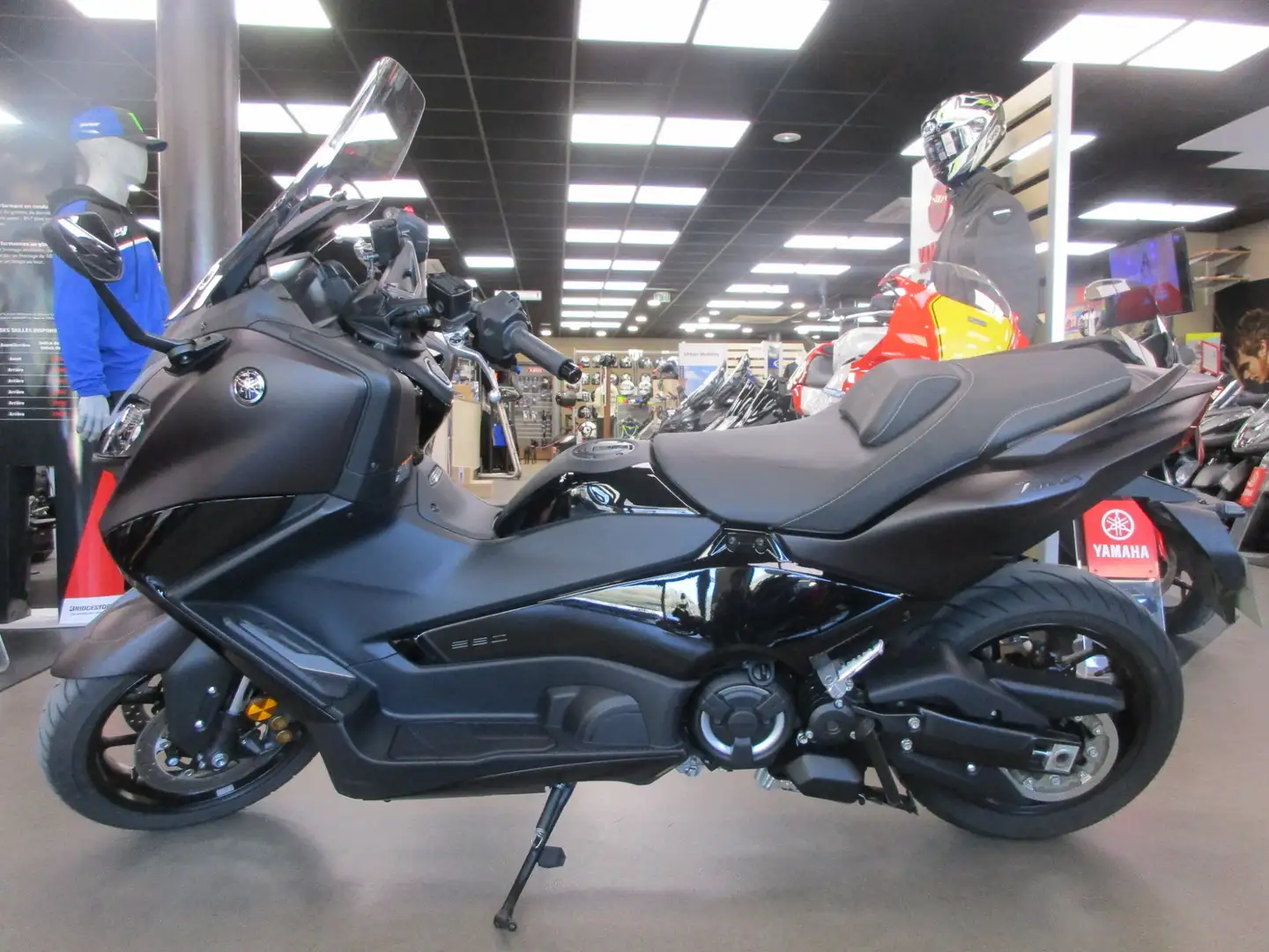 Yamaha TMAX 560 Brun - 1