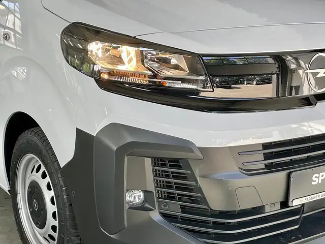 Opel Vivaro view 4