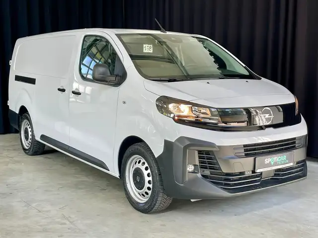 Opel Vivaro view 2
