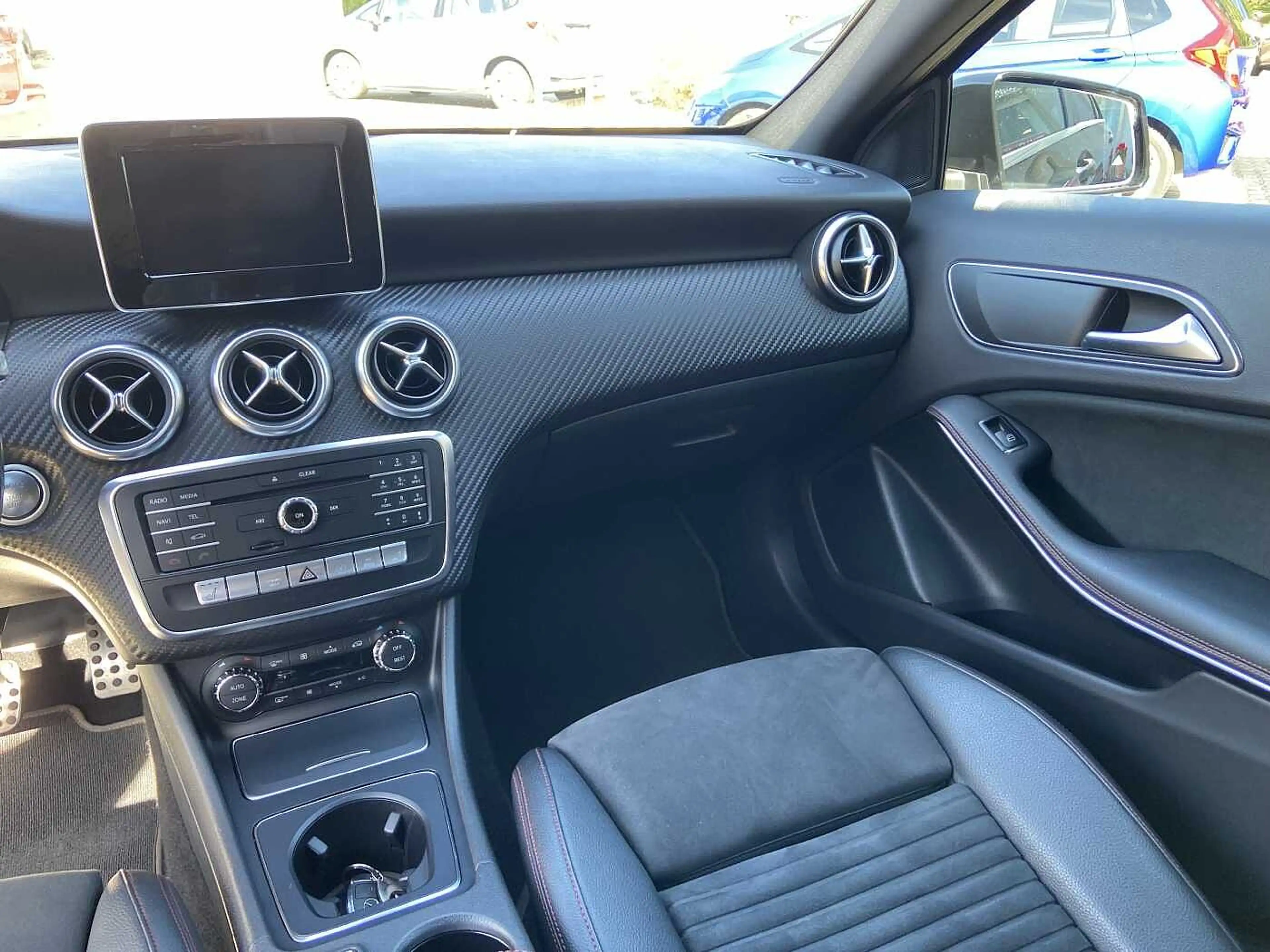 Mercedes-Benz A 200 7G-DCT AMG Line inkl. Winterräder — photo 12