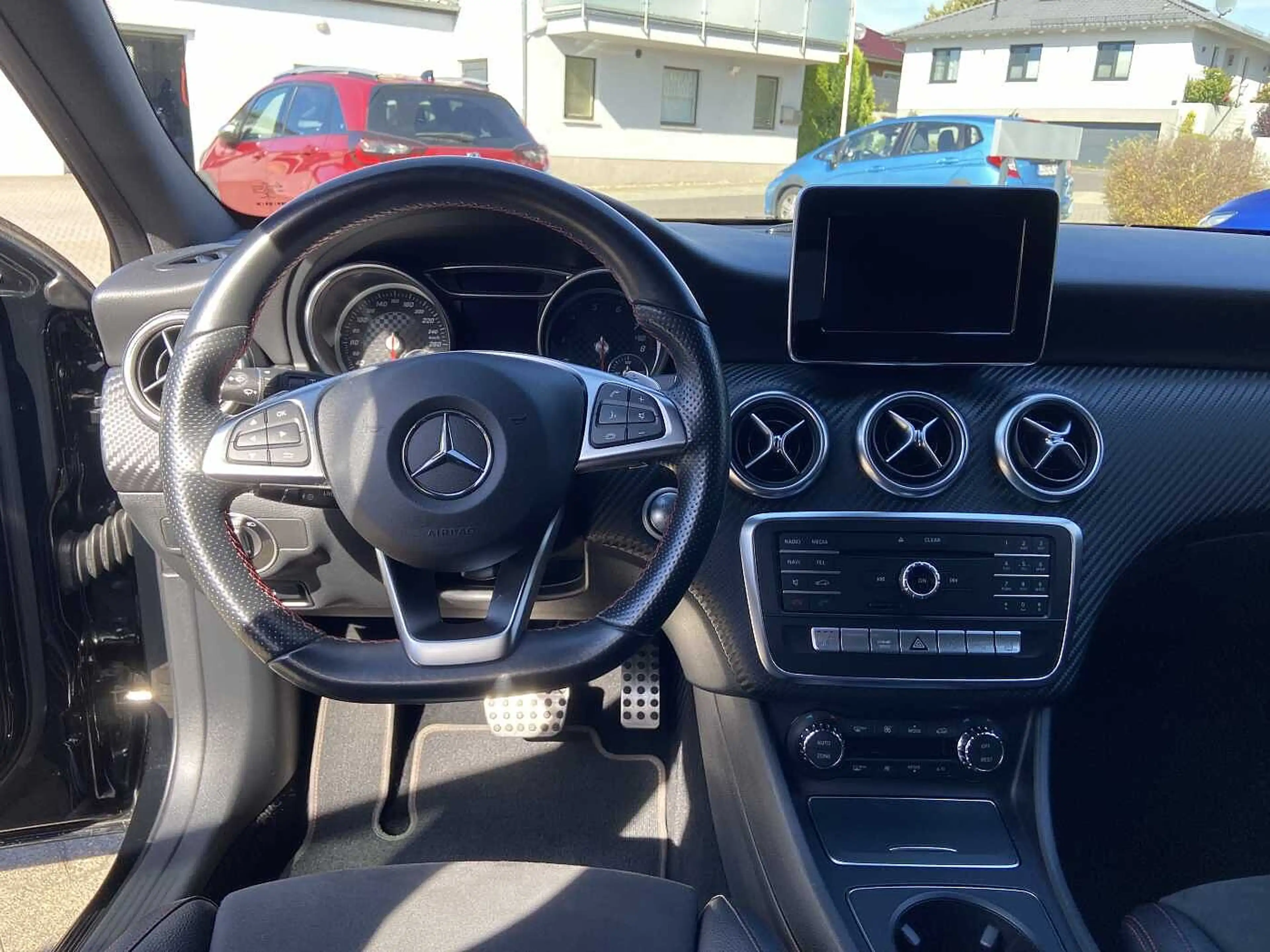 Mercedes-Benz A 200 7G-DCT AMG Line inkl. Winterräder — photo 11