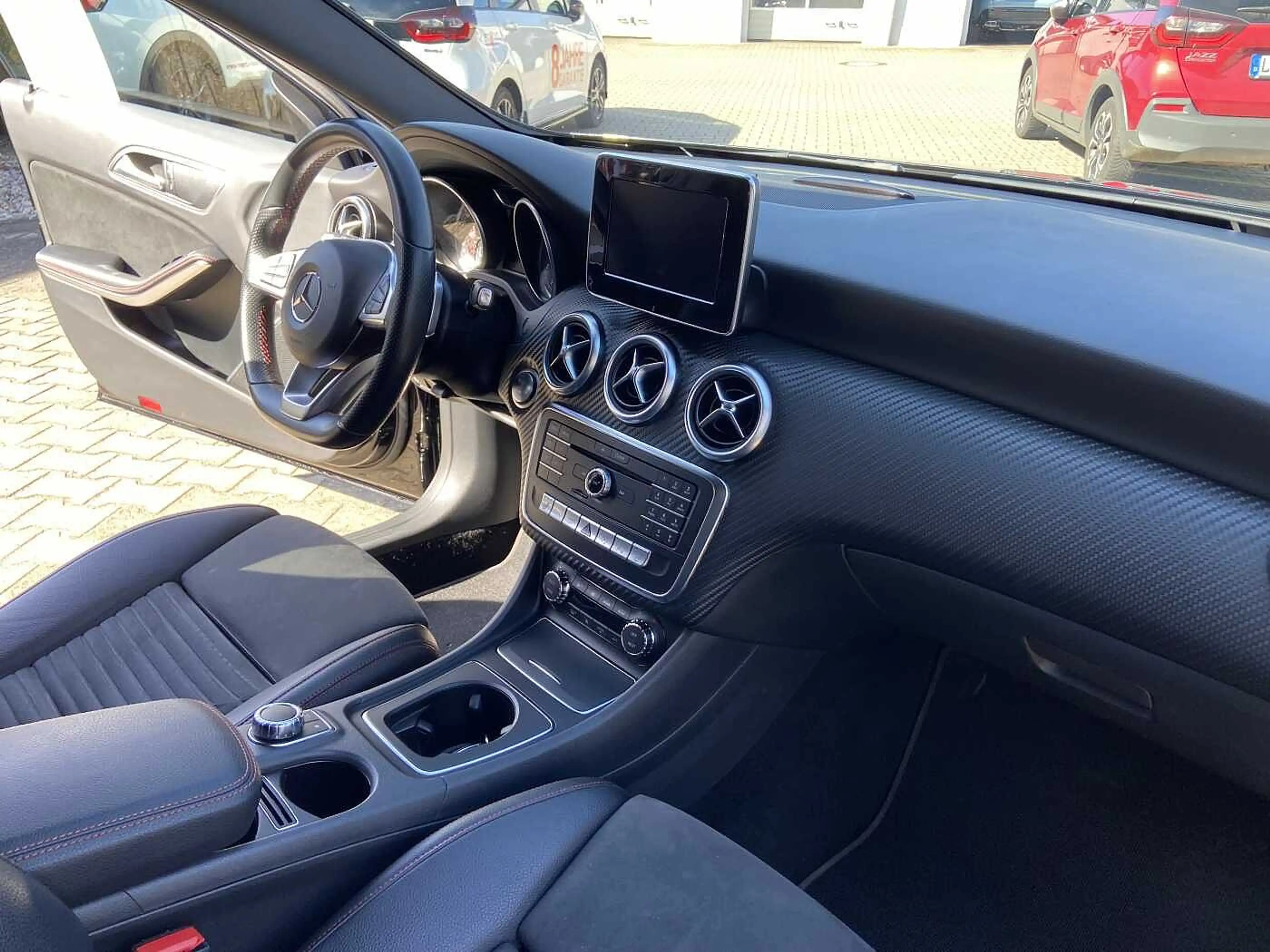 Mercedes-Benz A 200 7G-DCT AMG Line inkl. Winterräder — photo 10