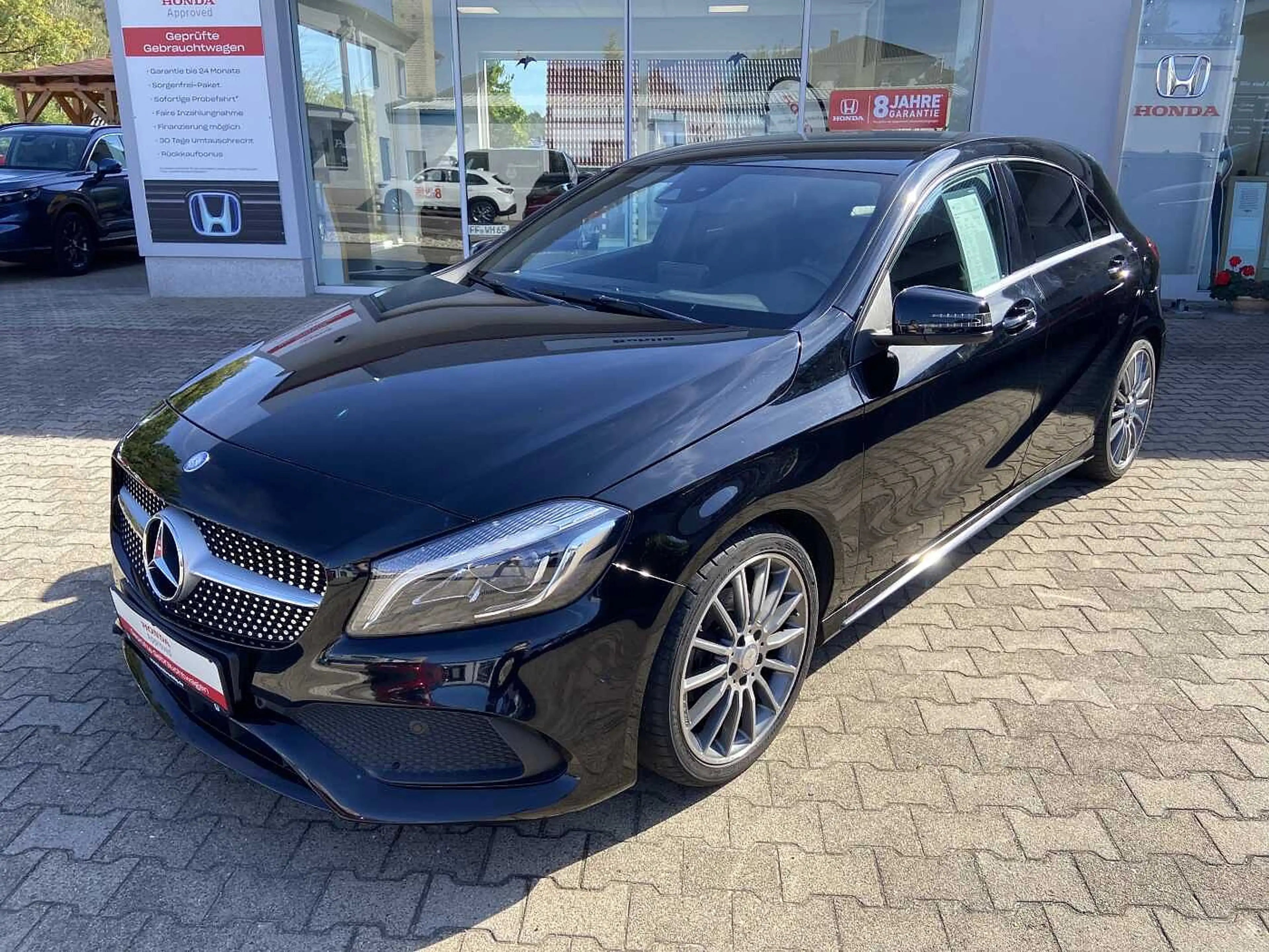 Mercedes-Benz A 200 7G-DCT AMG Line inkl. Winterräder — photo 2