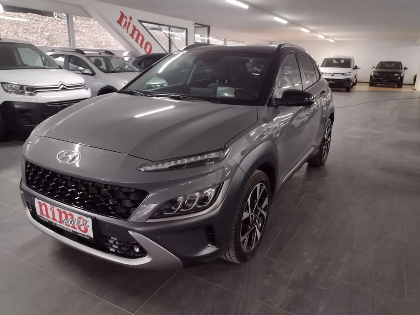 Hyundai KONA Prestige Mild-Hybrid 4WD Grau - 2