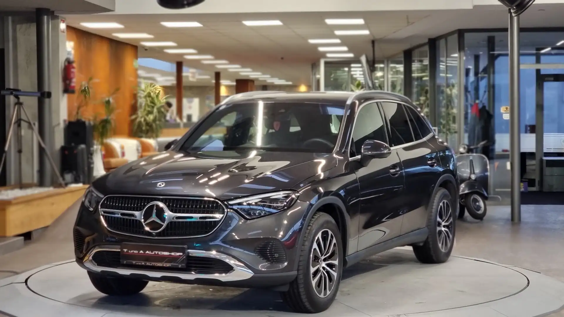 Mercedes-Benz GLC 220 d 4Matic Aut. 1-Hand LCI *DIGITAL LIGHT*Navi*Kamer Сірий - 1