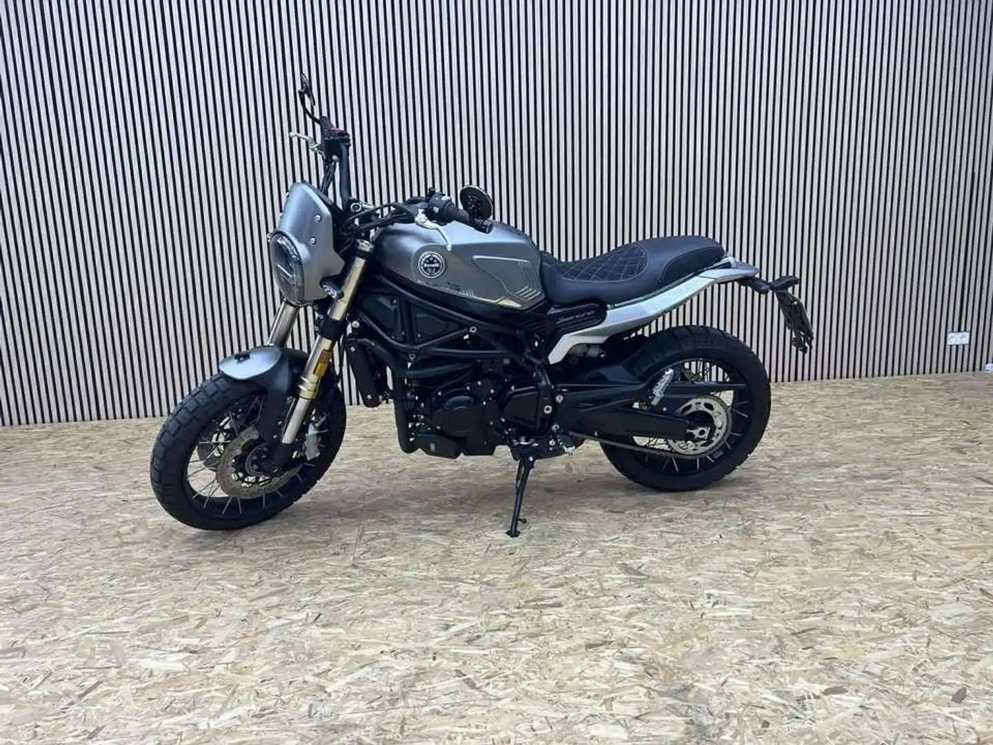 Benelli Leoncino 800 TRAIL Argent - 2