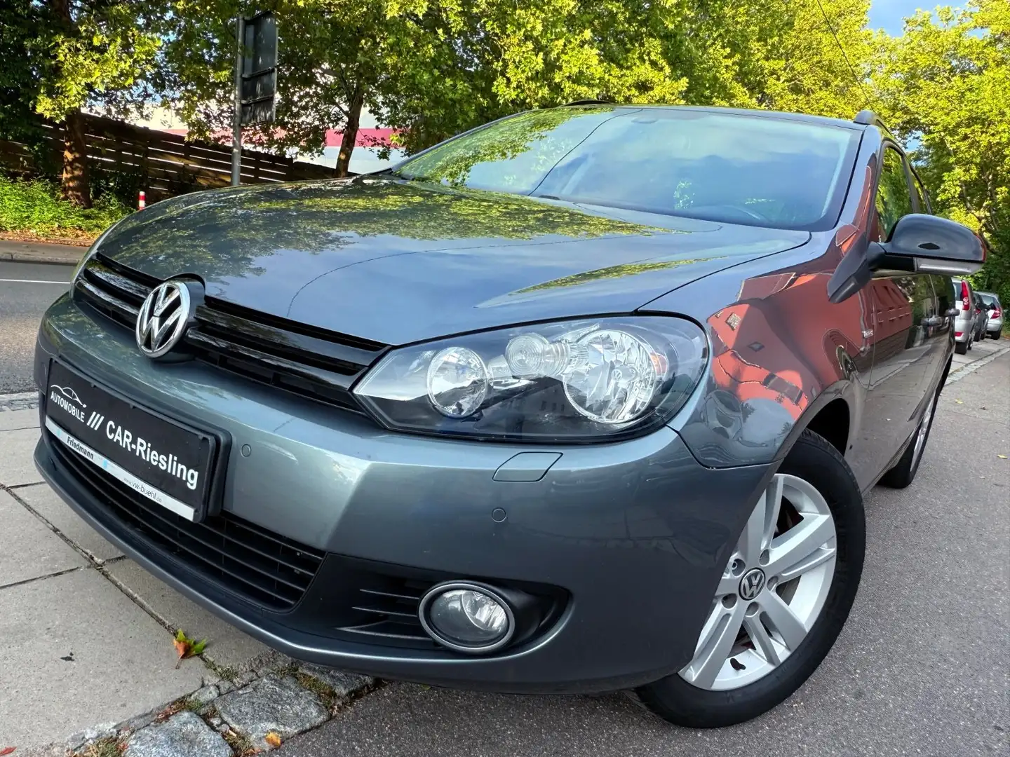 Volkswagen Golf VI  Match BlueMotion/LEDER/NAVI/AHK/II HAND Grijs - 2