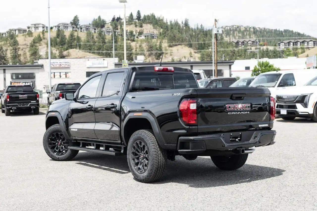 GMC Canyon снимка GMC Canyon