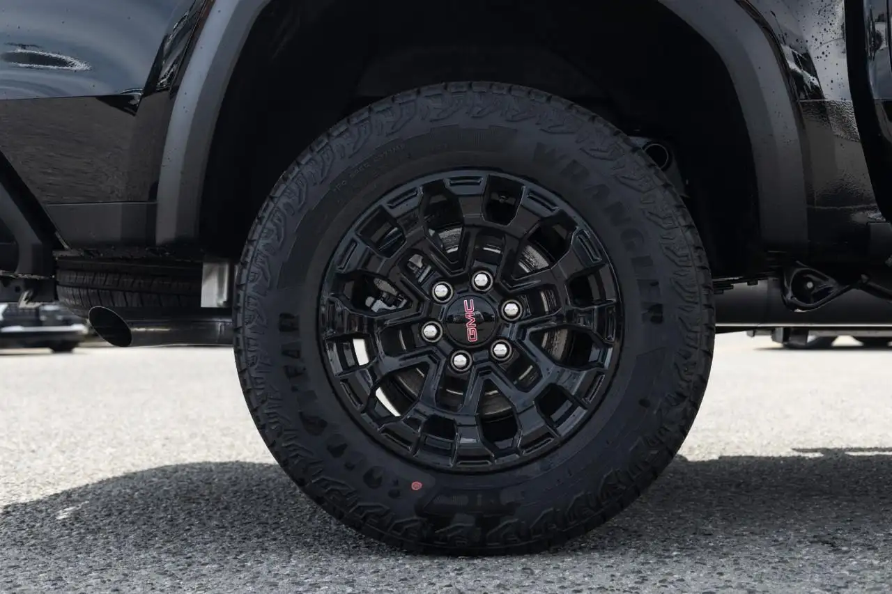 GMC Canyon снимка GMC Canyon