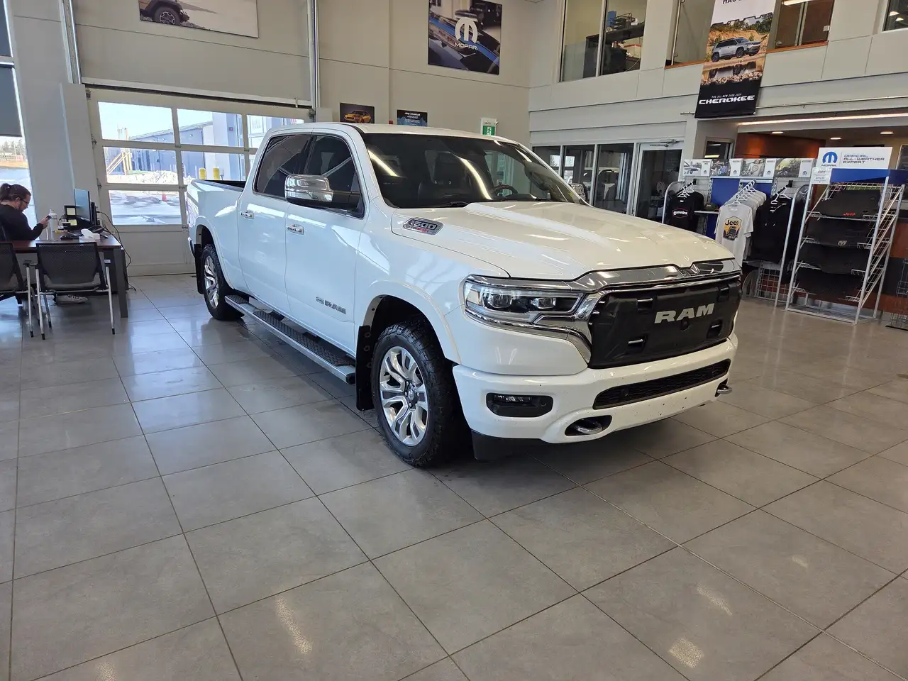 RAM 1500 снимка RAM 1500
