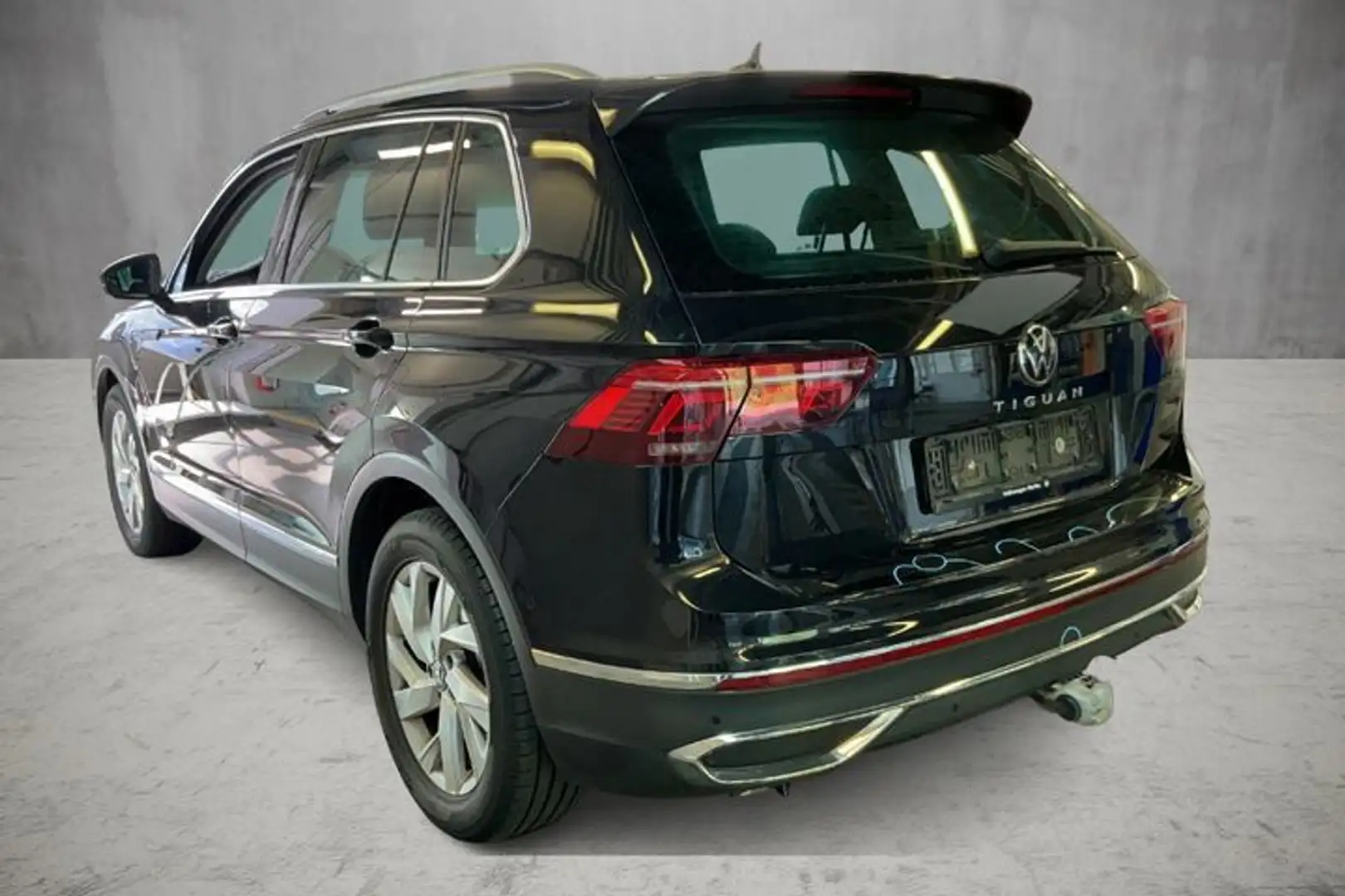 Volkswagen Tiguan Elegance 150PS DSG #AHK #MATRIX #PANO Noir - 2