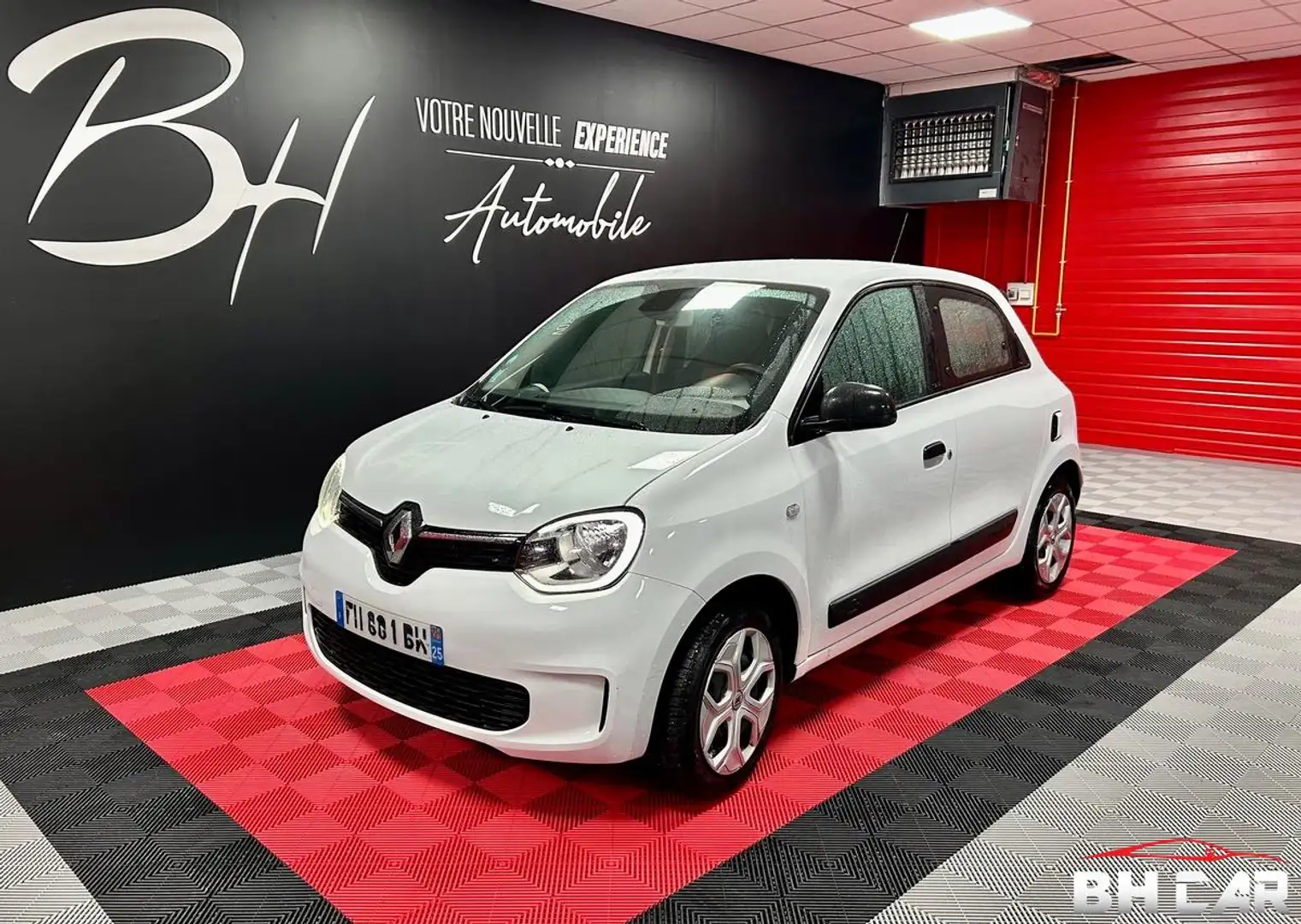 Renault Twingo III Phase 2 ZE 80 cv 22 Kwh ELECTRIQUE ACHAT INTEG Blanc - 1