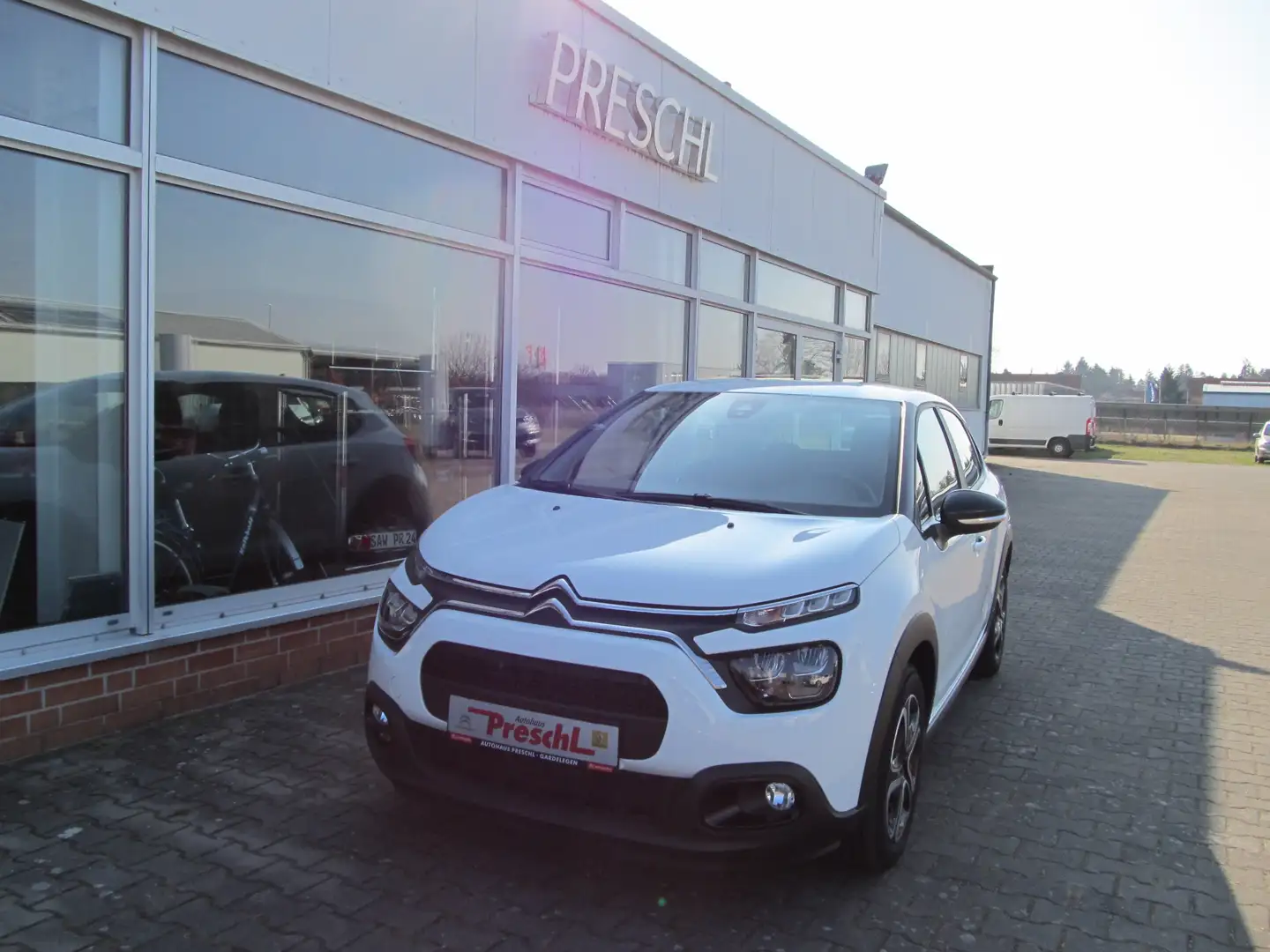 Citroen C3 Iconic, Klimaautomatik, Sitzheizung, Tempomat Wit - 1