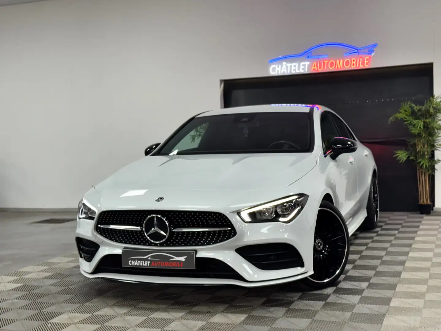 Mercedes-Benz CLA 180 Pack Amg état neuf Garantie 12 mois Blanco - 1