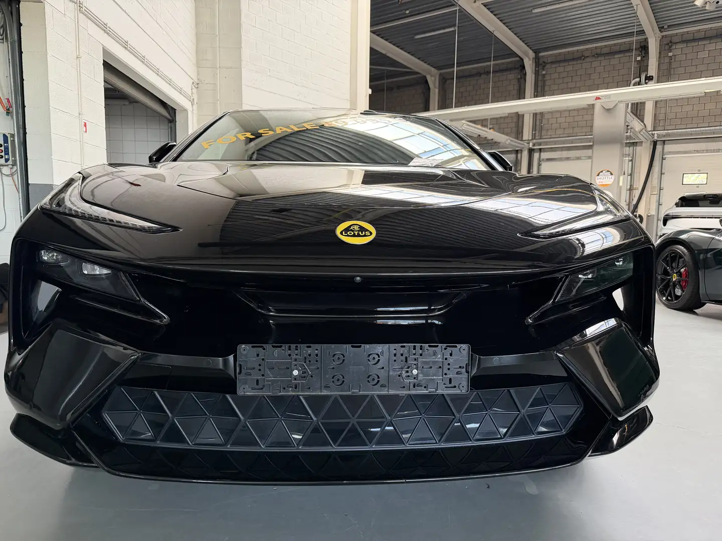 Lotus Eletre EDS 450 Base - 1