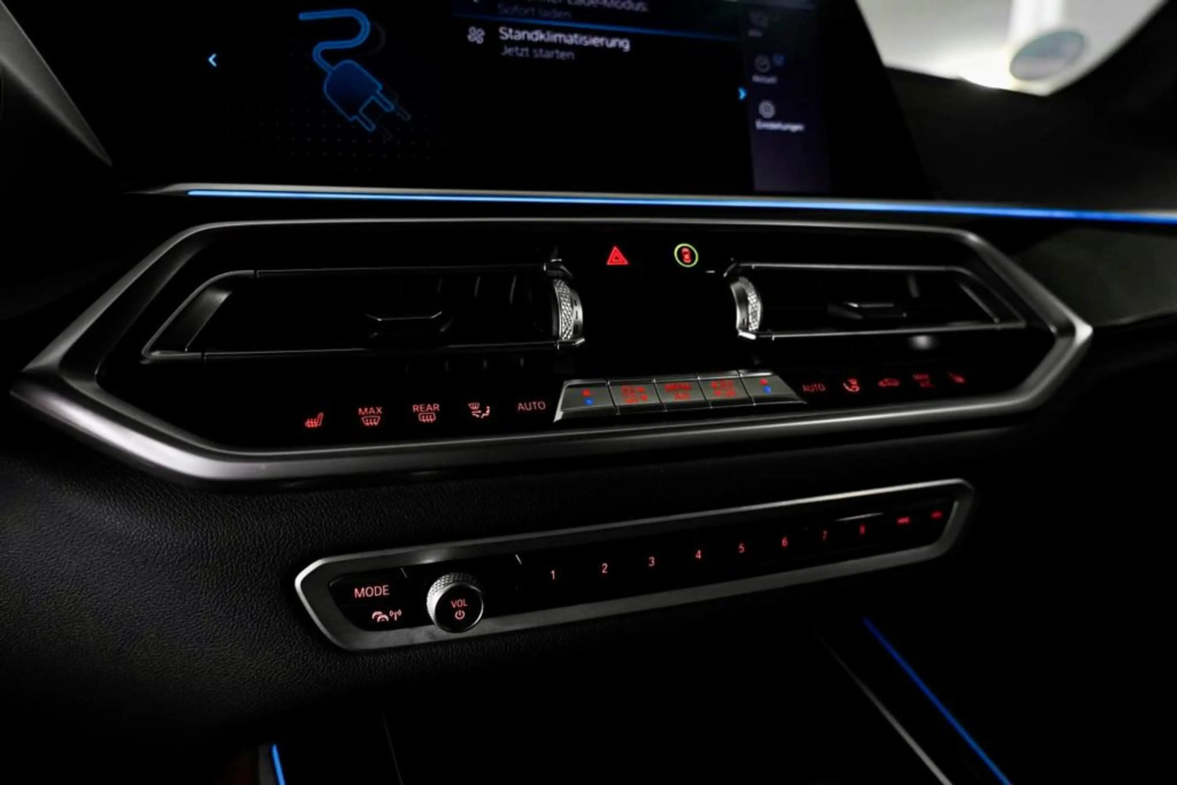 BMW X5 xDrive 45 e M Sport — photo 9