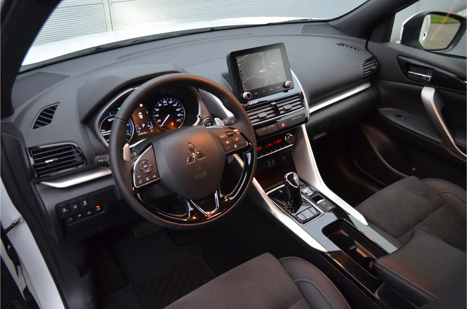 Mitsubishi Eclipse Cross PHEV 2.4 EXECUTIVE 4WD | PLUG IN HYBRID | ALL SEAS Wit - 2