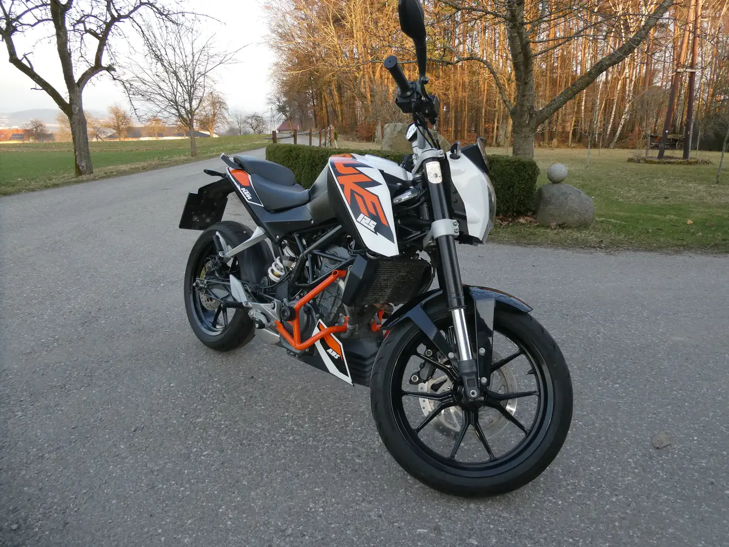 KTM 125 Duke Weiß - 1