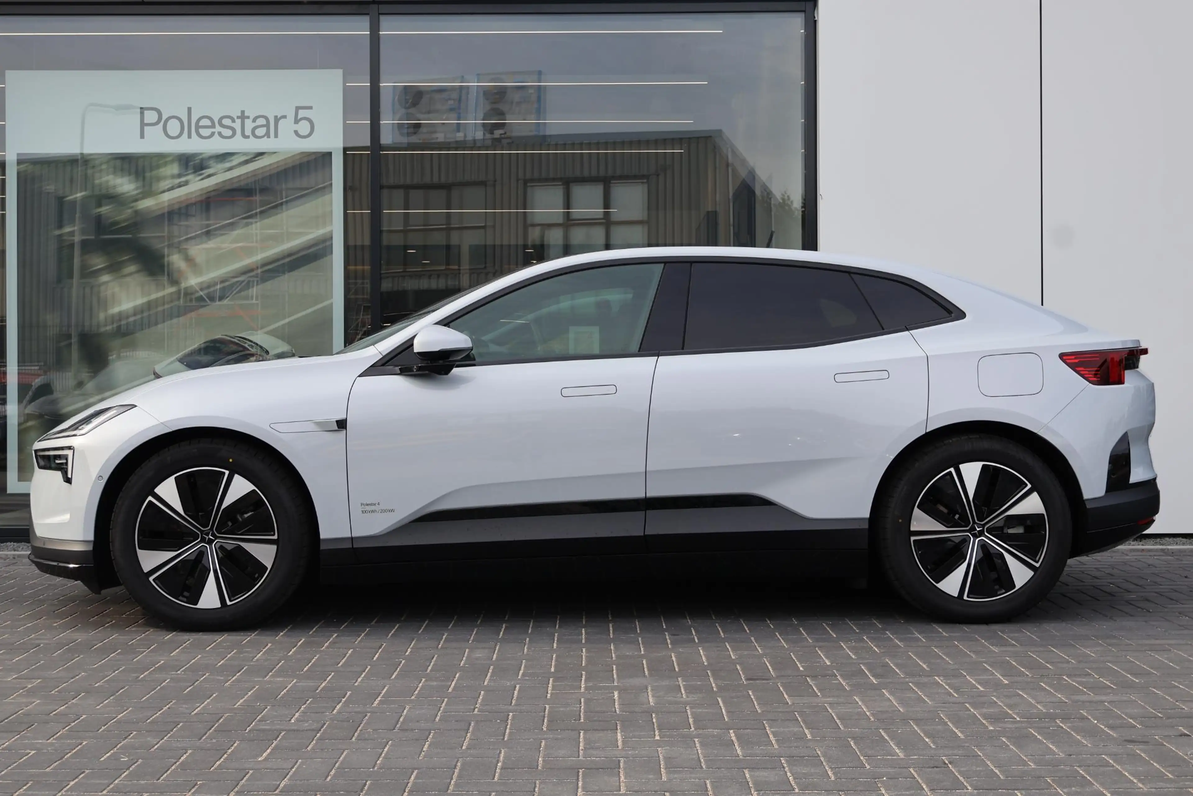 Polestar 4 Long Range Single Motor Prime 100 kWh | Panorama d — photo 3