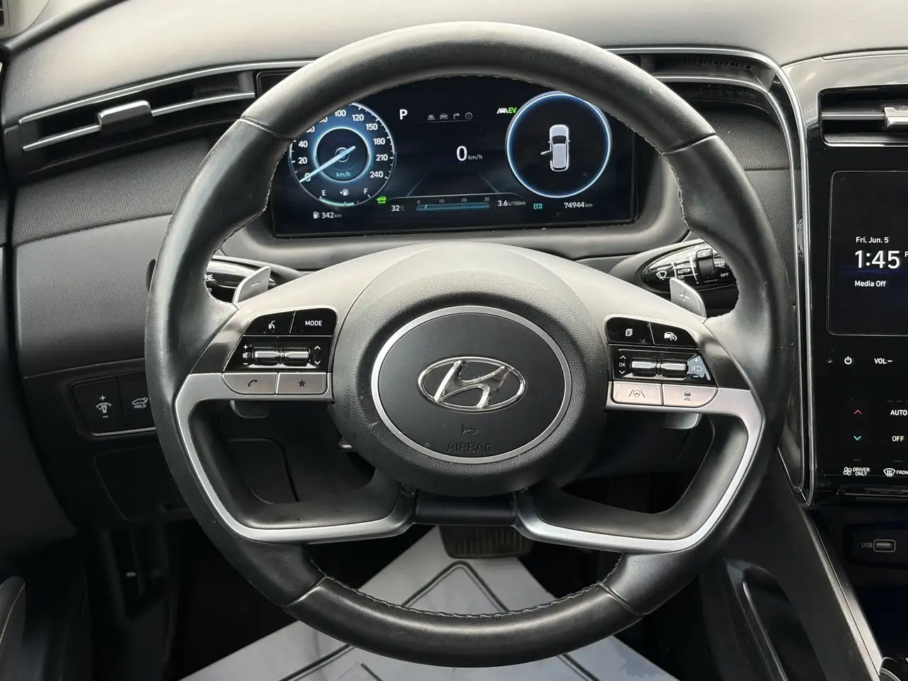Hyundai TUCSON снимка Hyundai TUCSON