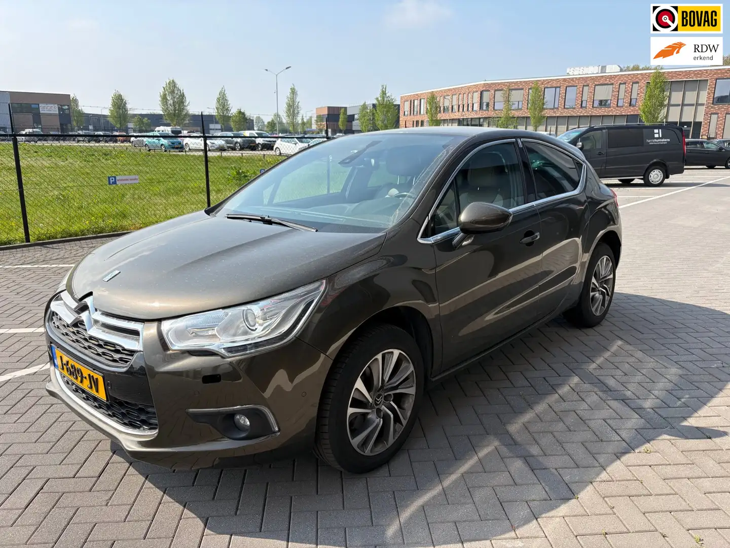 Citroen DS4 1.6 THP So Chic Braun - 1