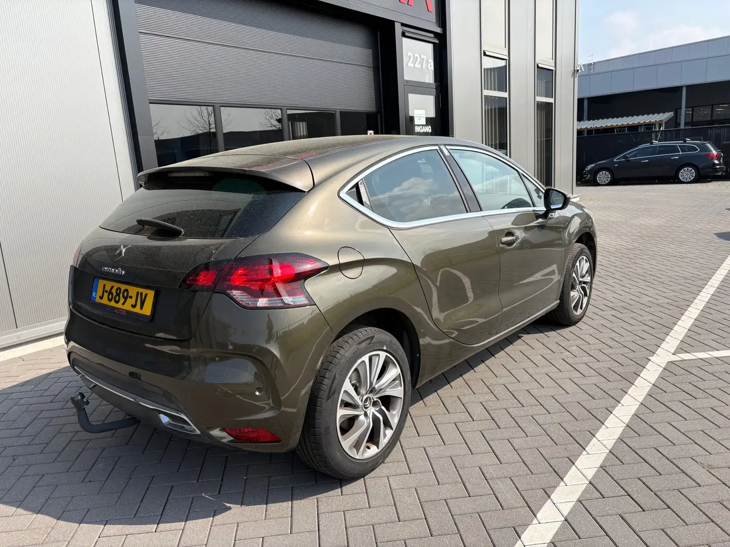 Citroen DS4 1.6 THP So Chic Braun - 2