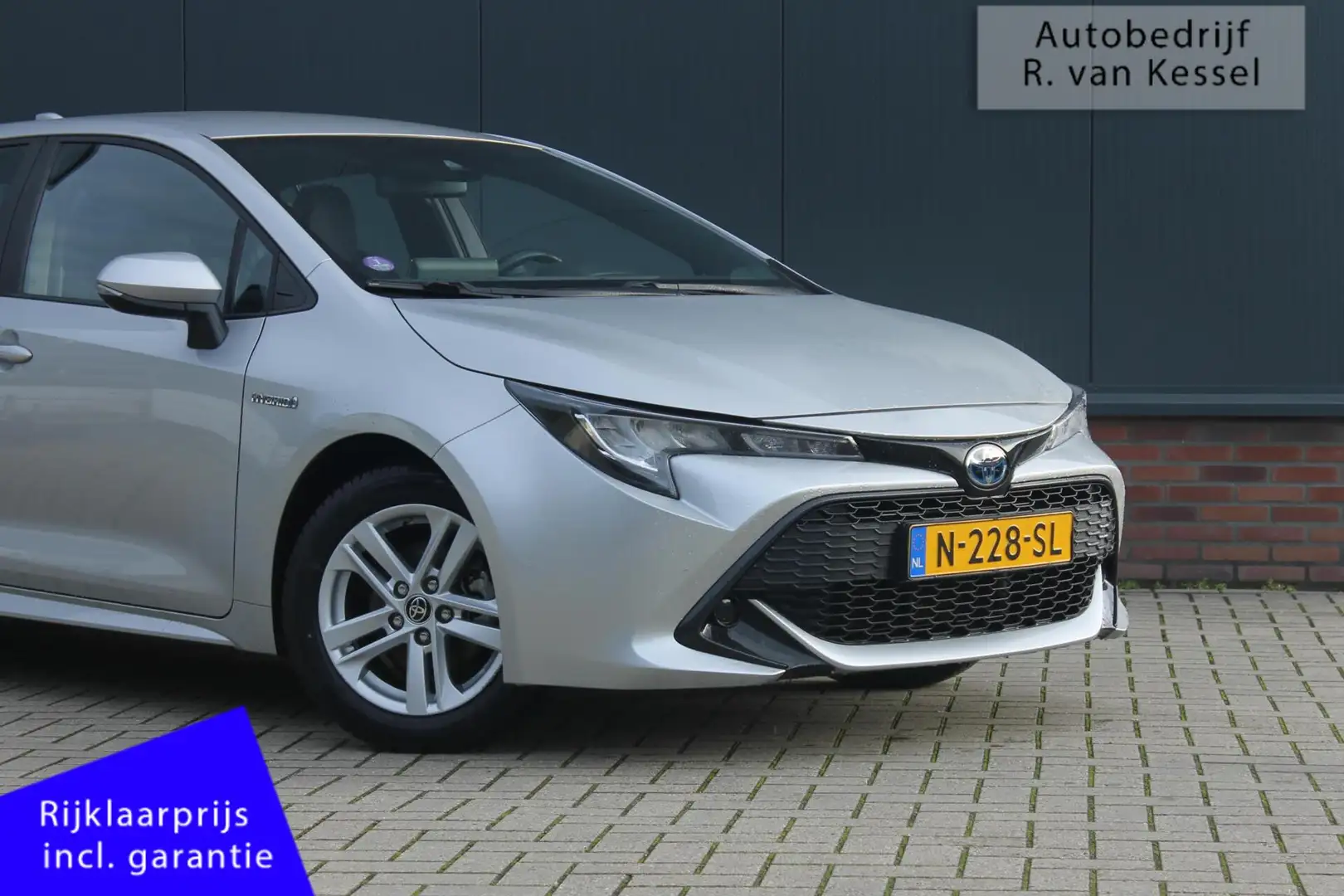 Toyota Corolla 1.8 Hybrid Active I Navigatie I 1e Eig. I NL-auto Grigio - 2