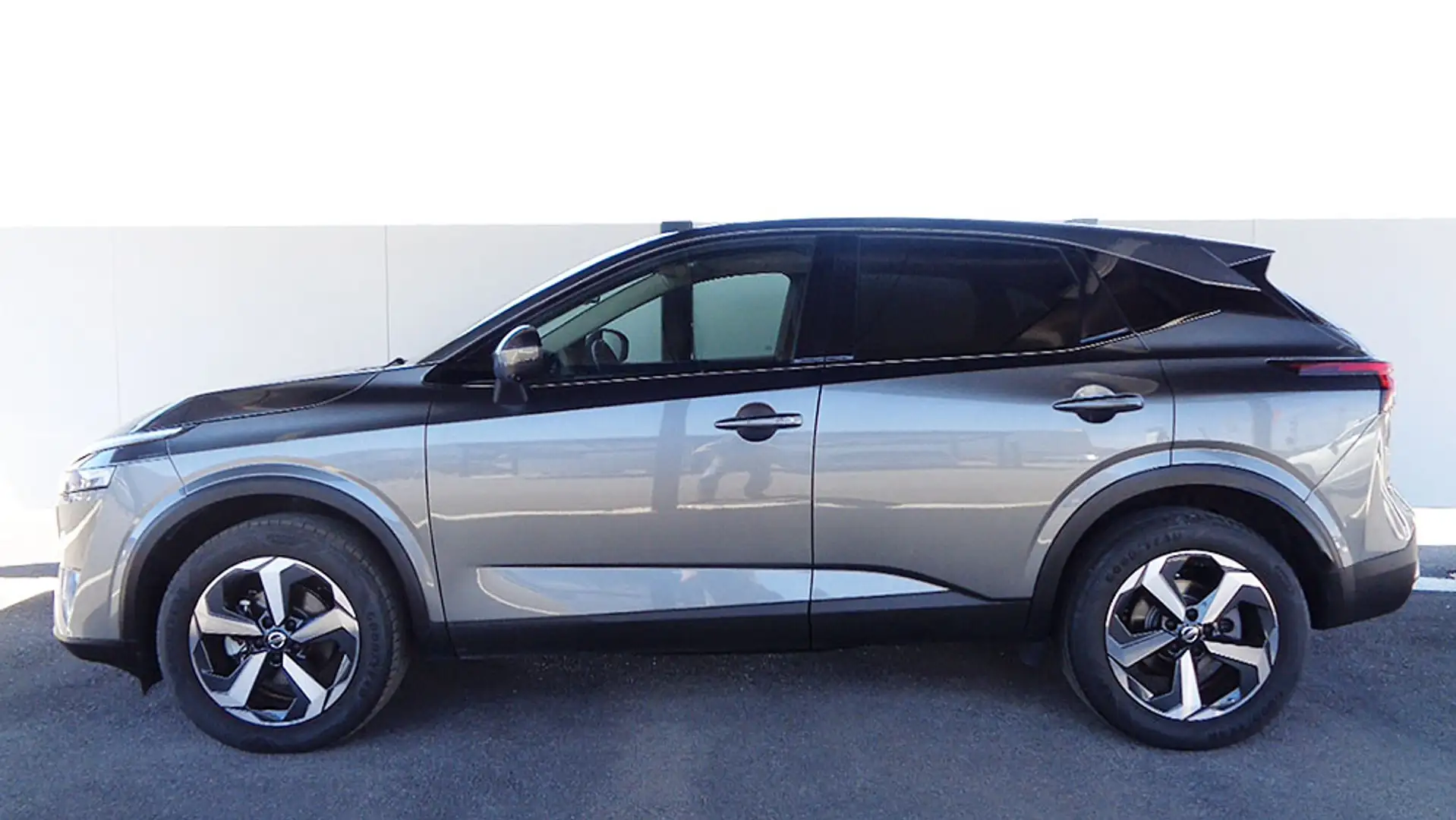 Nissan Qashqai 1.3 DIG-T mHEV 12V N-Connecta 4x2 103kW - 2